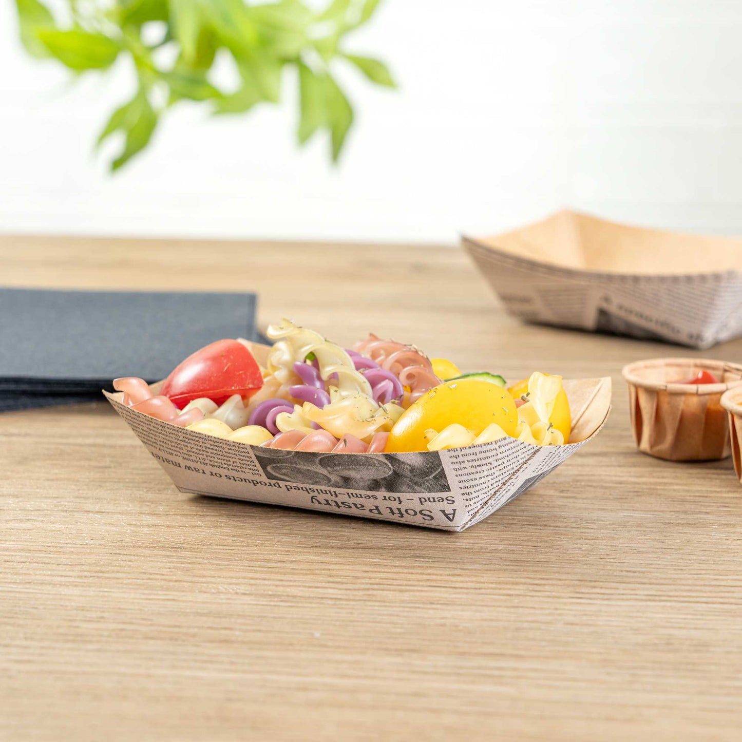 Bio Tek 4 oz Newsprint Paper #25 Food Tray / Boat - 3" x 2" x 1" - 400 count box