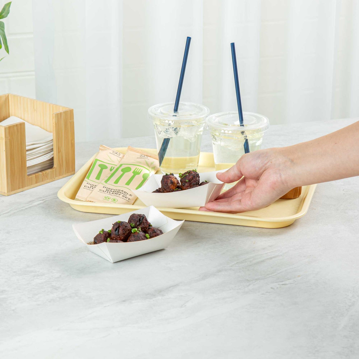 Bio Tek 6 oz White Paper #40 Food Tray / Boat - 5" x 4" x 1 1/2" - 400 count box