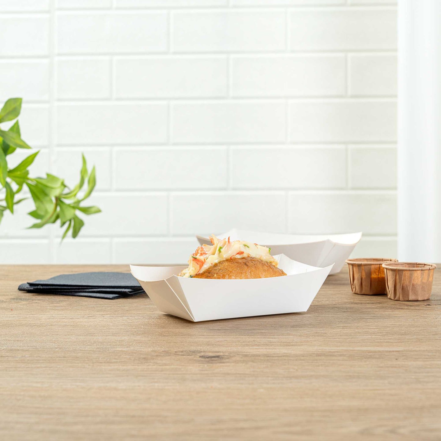 Bio Tek 1/2 lb White Paper #50 Food Tray / Boat - 4 1/4" x 2 3/4" x 1 1/2" - 50 count box