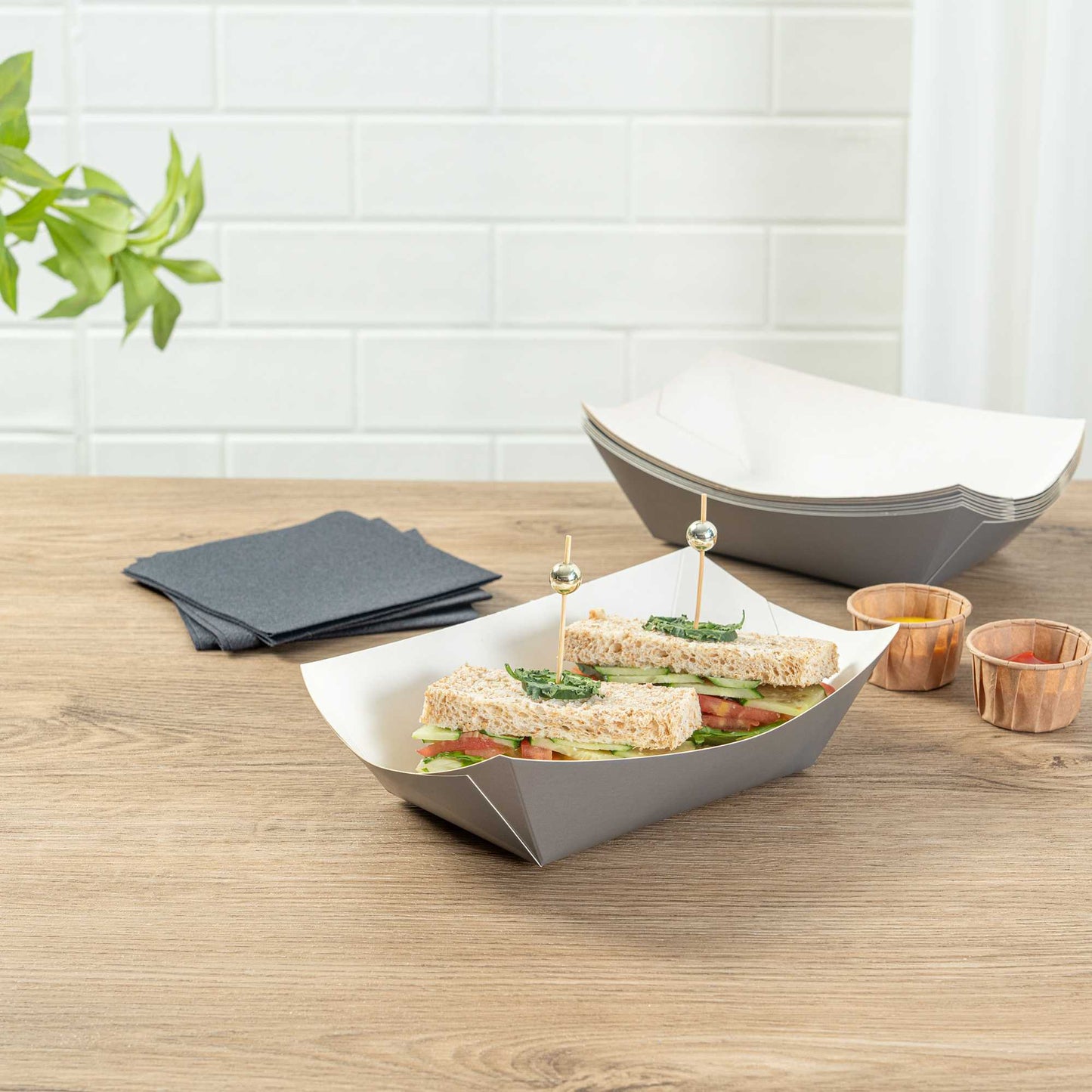 Bio Tek 1 lb Gray Paper #100 Food Tray / Boat - 5 1/2" x 3 1/2" x 2" - 200 count box
