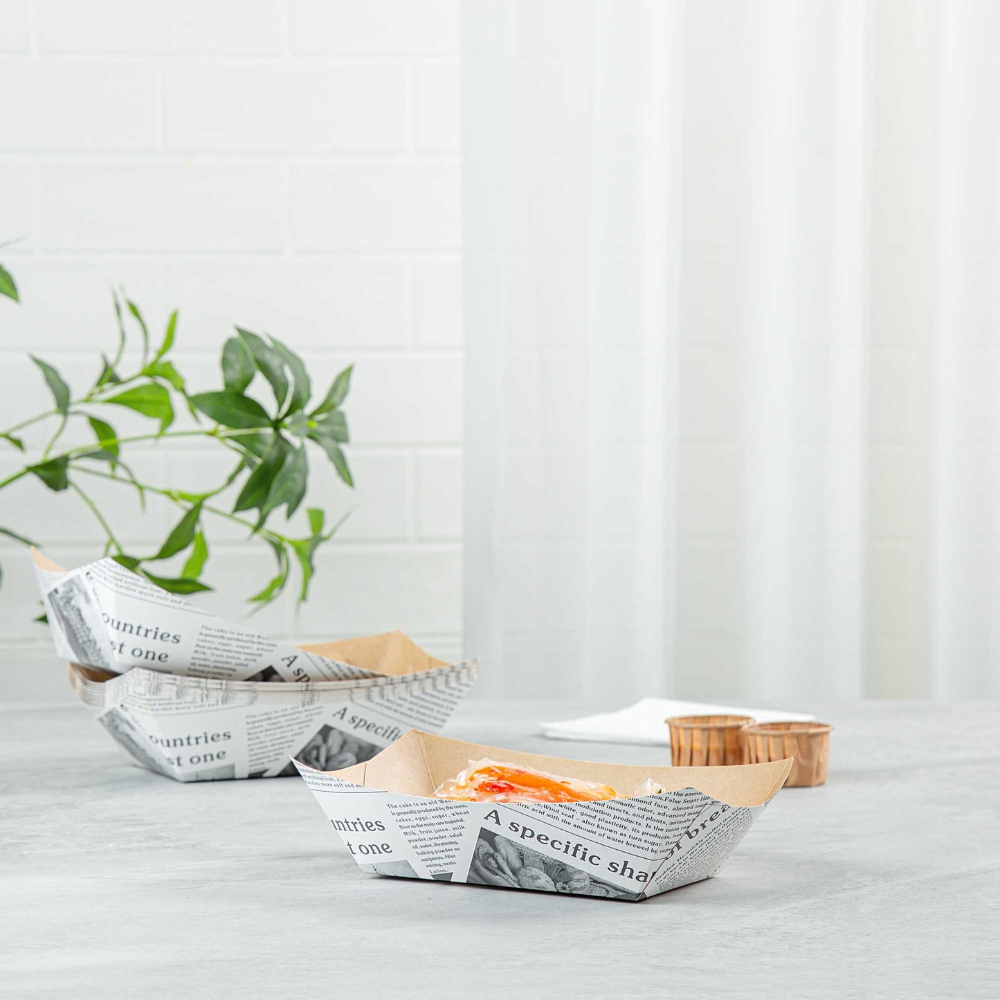 Bio Tek 1 lb Newsprint Paper #100 Food Tray / Boat - 5 1/2" x 3 1/2" x 2" - 200 count box