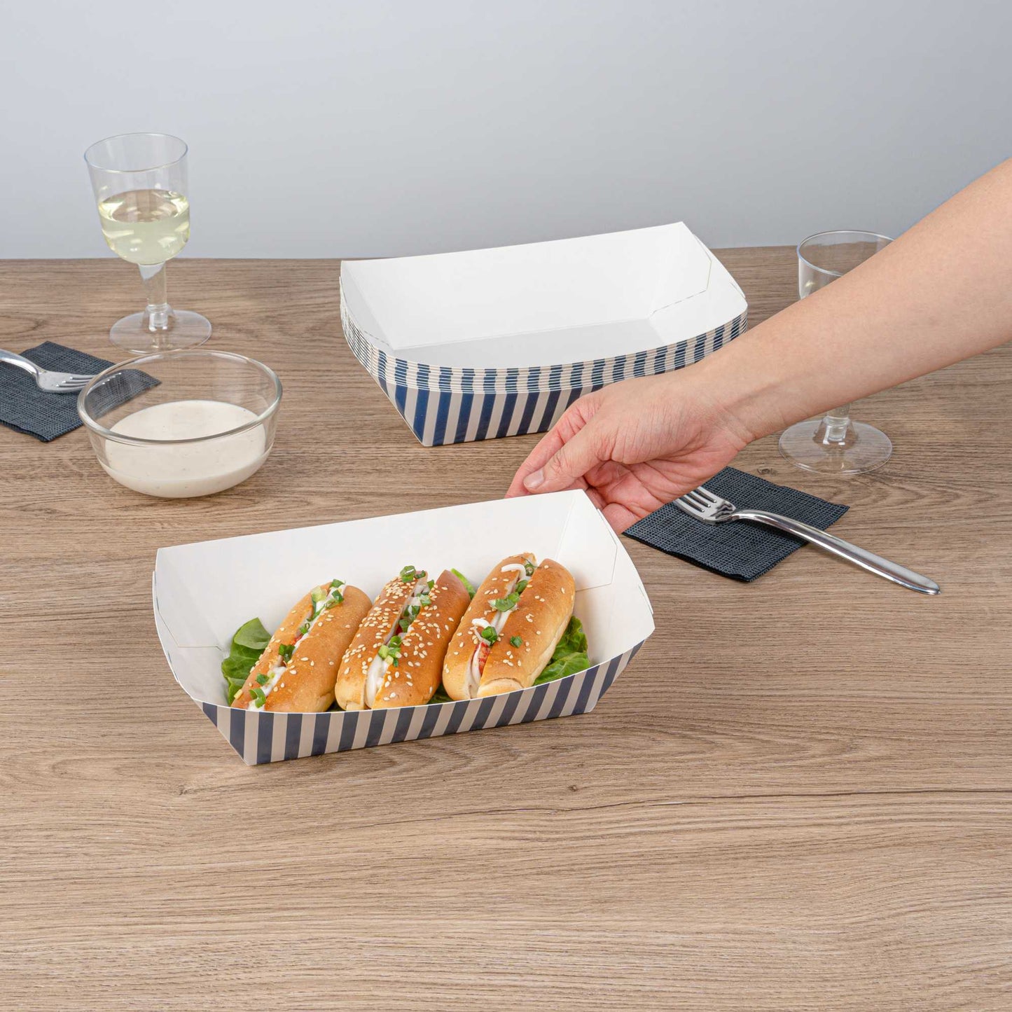 Bio Tek 2 lb Blue and White Stripe Paper #200 Food Tray / Boat - 6 1/2" x 3 3/4" x 2 1/4" - 200 count box