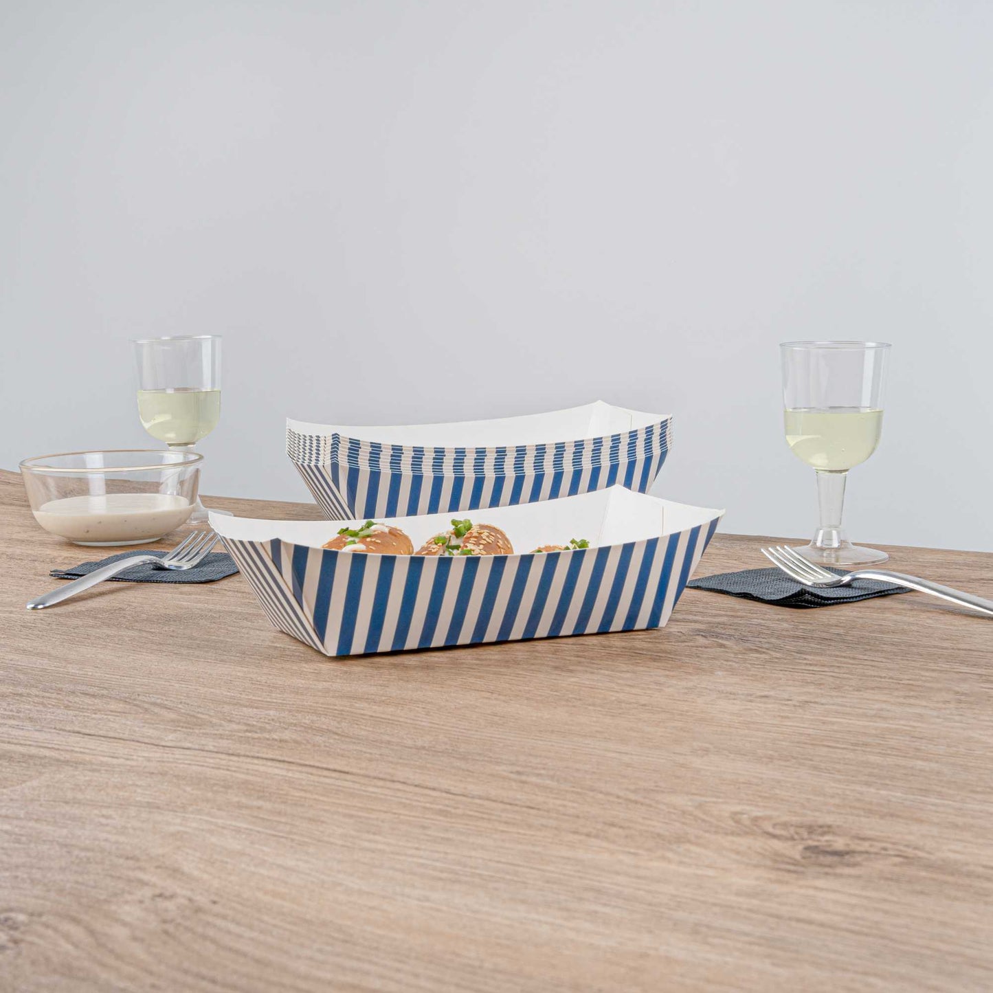 Bio Tek 2 lb Blue and White Stripe Paper #200 Food Tray / Boat - 6 1/2" x 3 3/4" x 2 1/4" - 200 count box