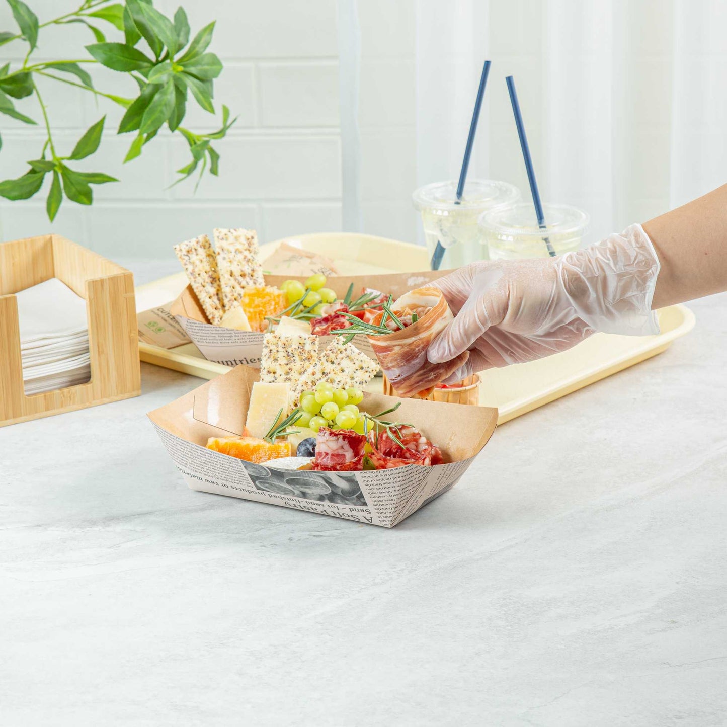 Bio Tek 2 lb Newsprint Paper #200 Food Tray / Boat - 6 1/2" x 3 3/4" x 2 1/4" - 200 count box