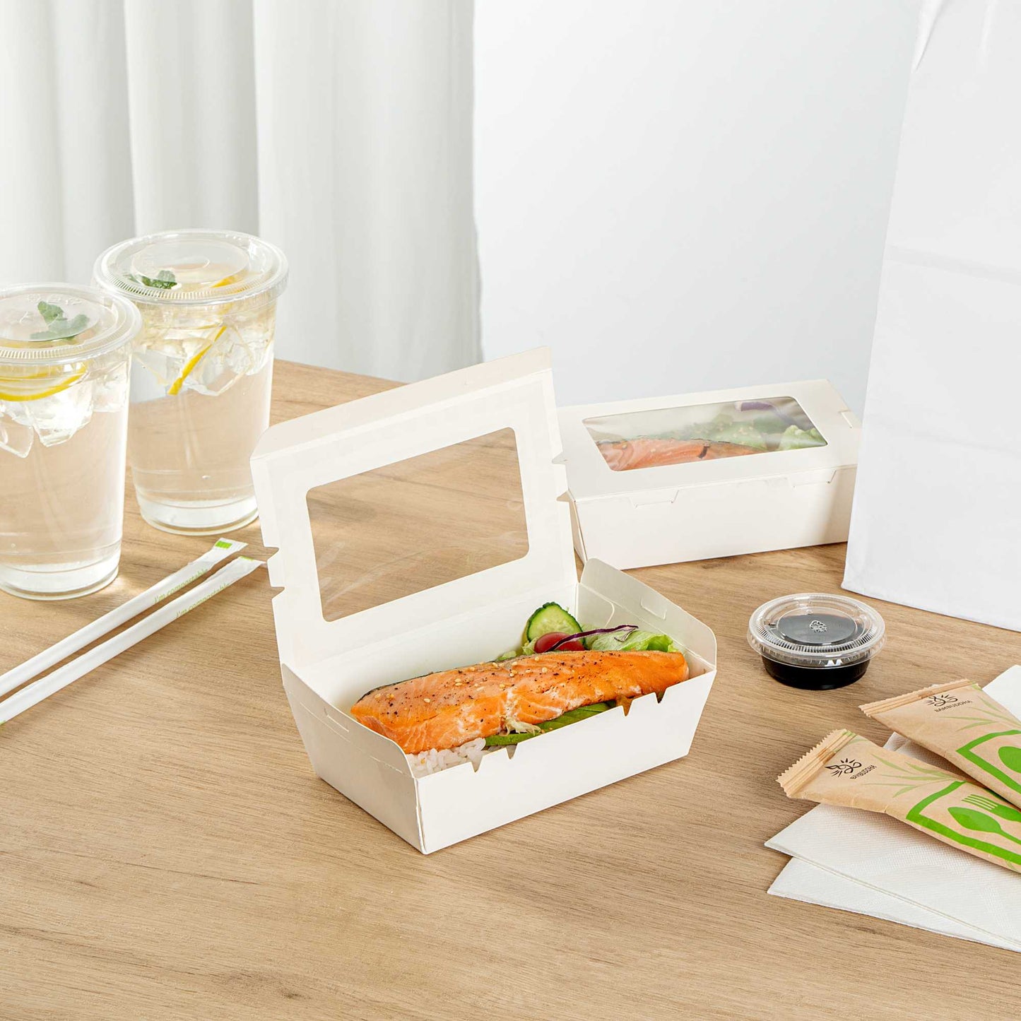 Cafe Vision 21 oz White Paper Small Take Out Container - Hinge Lock - 6 1/4" x 4" x 1 3/4" - 200 count box
