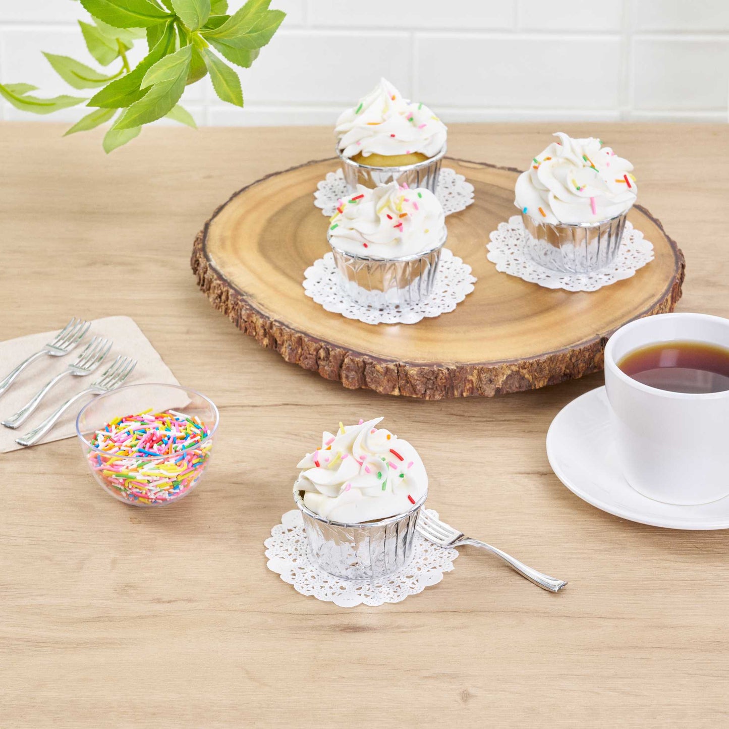 Pastry Tek Round White Paper Doilies - Lace - 4" x 4" - 100 count box