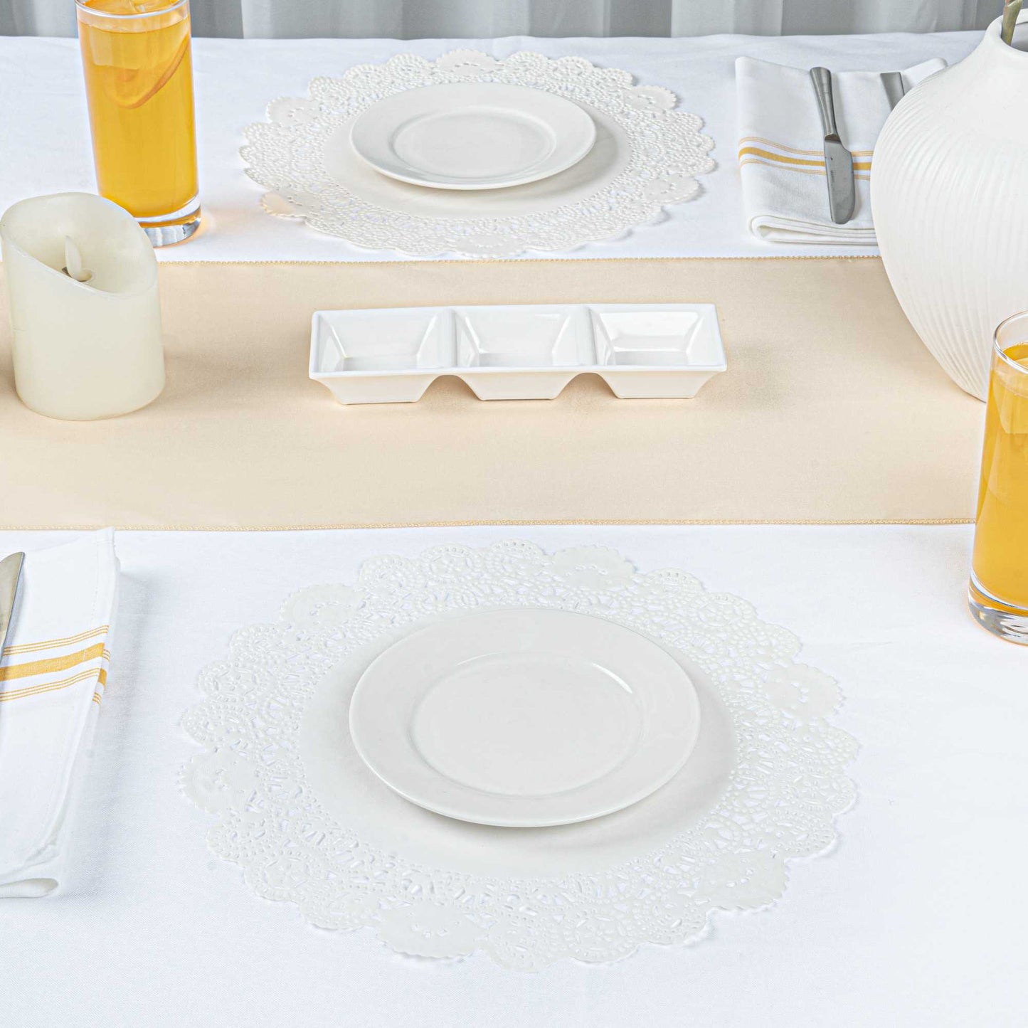 Pastry Tek Round White Paper Doilies - Lace - 12" x 12" - 100 count box