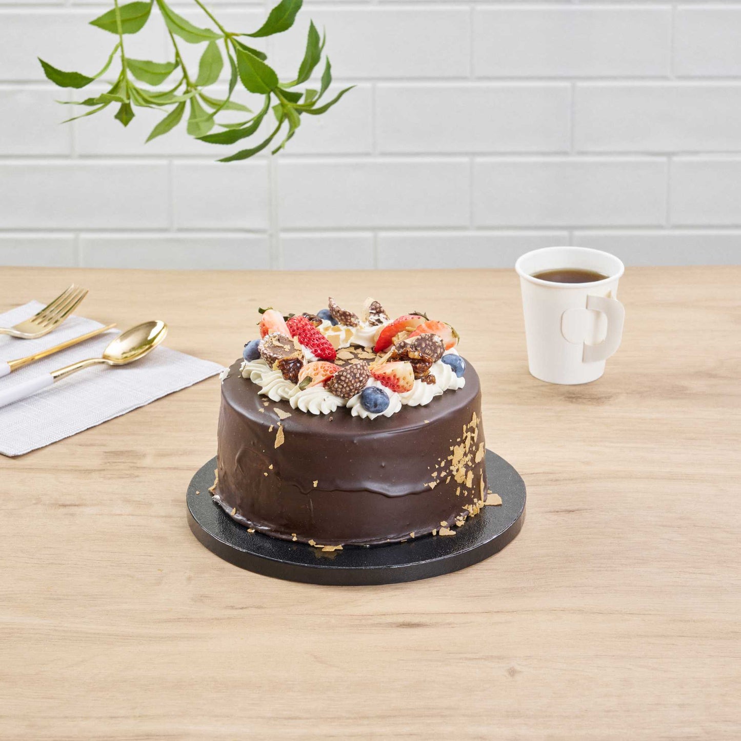 Pastry Tek Round Black Cardboard Cake Drum Board - Covered Edge - 8" x 8" x 1/2" - 1 count box