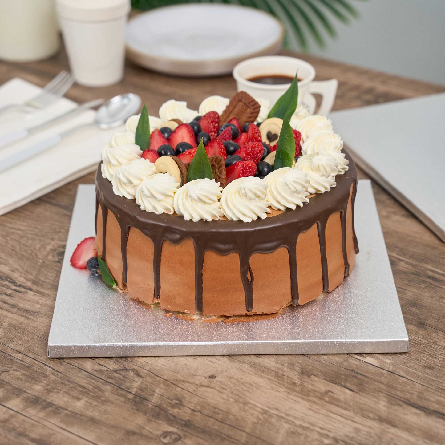 Pastry Tek Square Metallic Silver Cardboard Cake Drum Board - Covered Edge - 10" x 10" x 1/2" - 1 count box