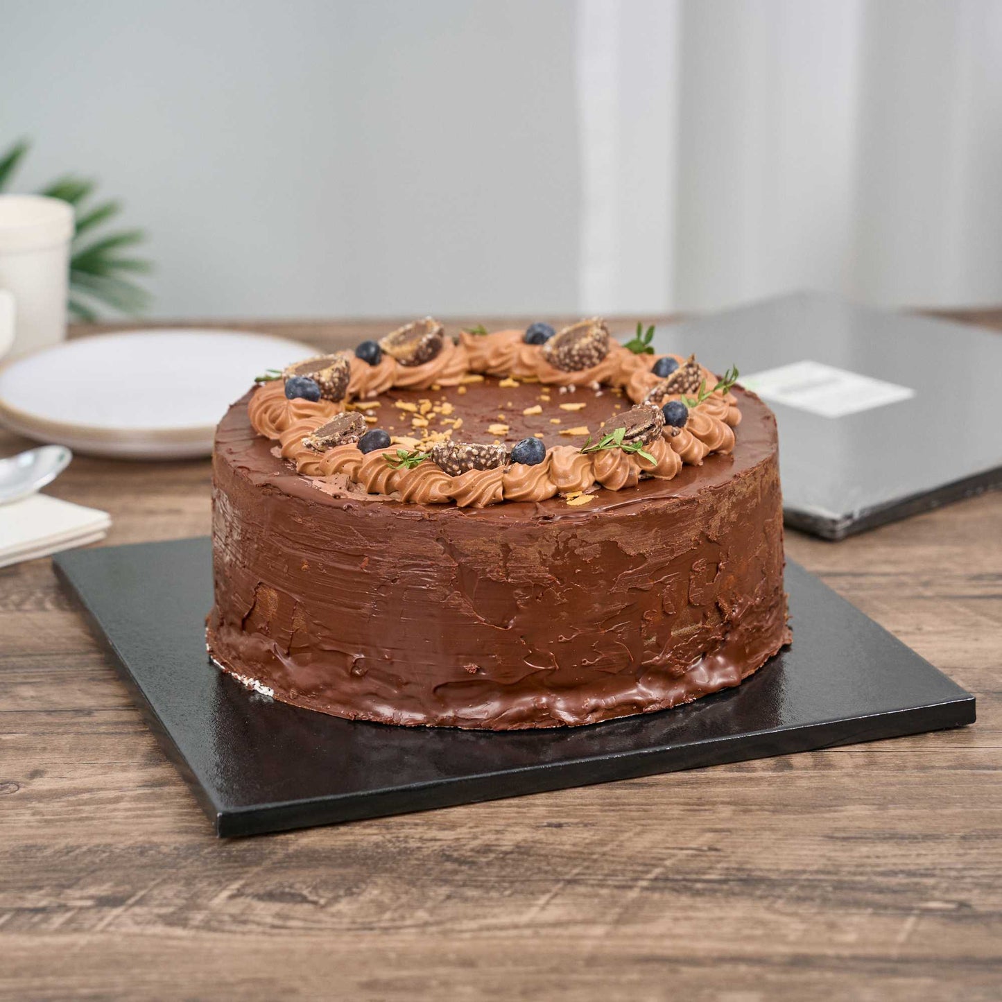 Pastry Tek Square Black Cardboard Cake Drum Board - Covered Edge - 12" x 12" x 1/2" - 1 count box
