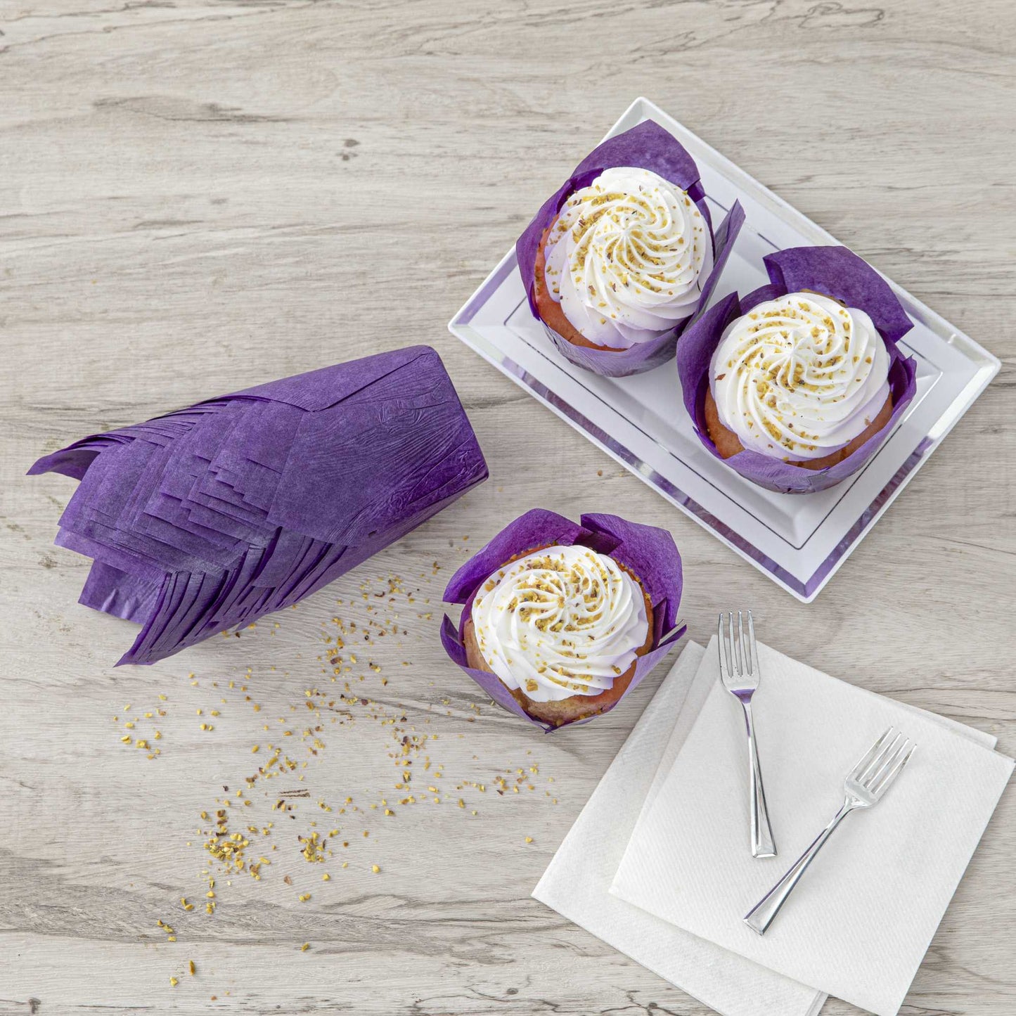 Panificio 4 oz Violet Paper Tulip Baking Cup - Greaseproof - 3 1/2" x 3 1/2" x 3 1/2" - 200 count box