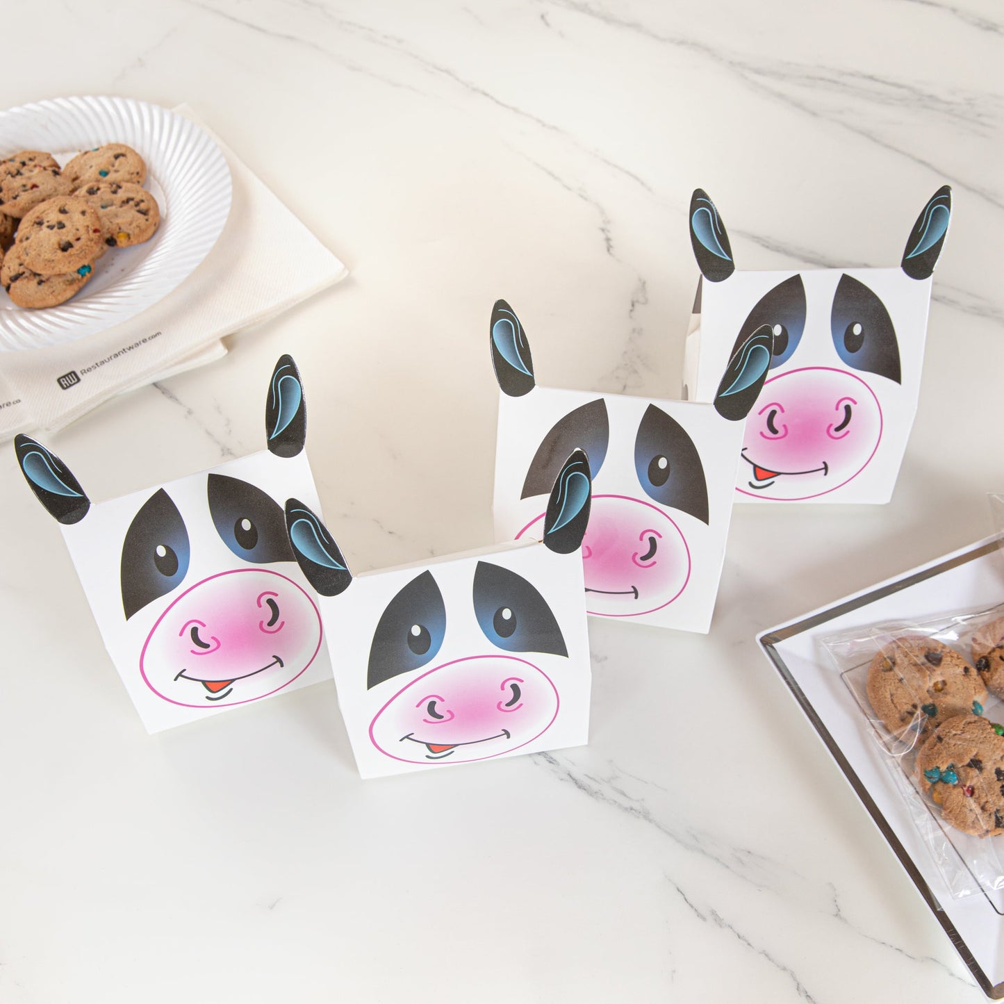 Pastry Tek Paper Happy Cow Candy and Gift Box - 4" x 2" x 5" - 100 count box