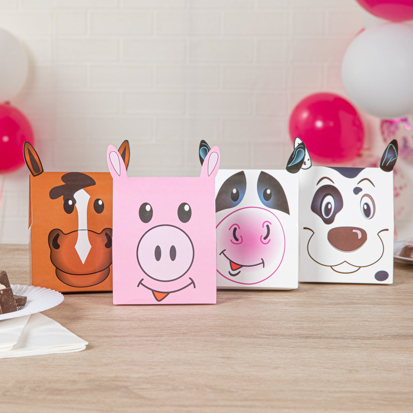 Pastry Tek Paper Happy Pony Candy and Gift Box - 4" x 2" x 5" - 100 count box
