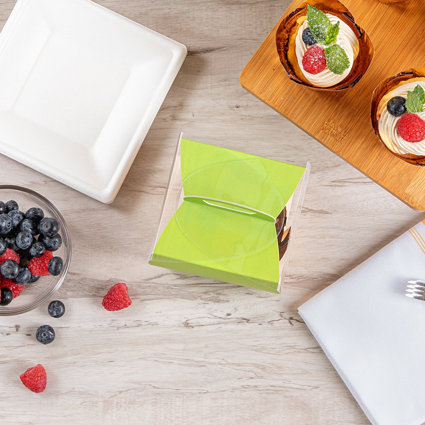 Sweet Vision Square Clear Plastic Cupcake Box - with Handle, Yellow Paper Wrap, Geometric Line Accent - 4" x 4" x 4 1/4" - 100 count box