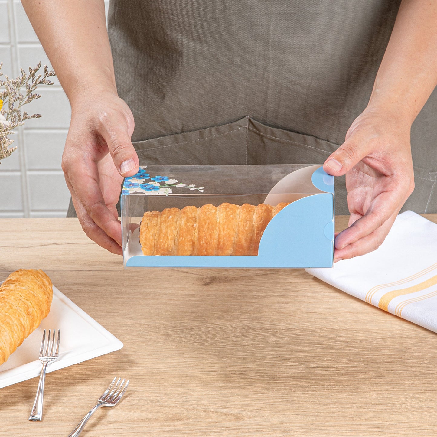 Sweet Vision Rectangle Clear Plastic Eclair Box - Blue Paper Sleeve, Flower Accent - 7" x 2 1/2" x 2 1/2" - 100 count box