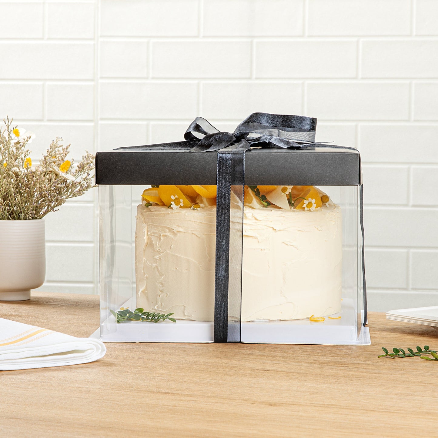 Sweet Vision Square Clear Plastic Cake Box - Black Lid and White Base, Black Ribbon - 8 1/2" x 8 1/2" x 6 3/4" - 10 count box