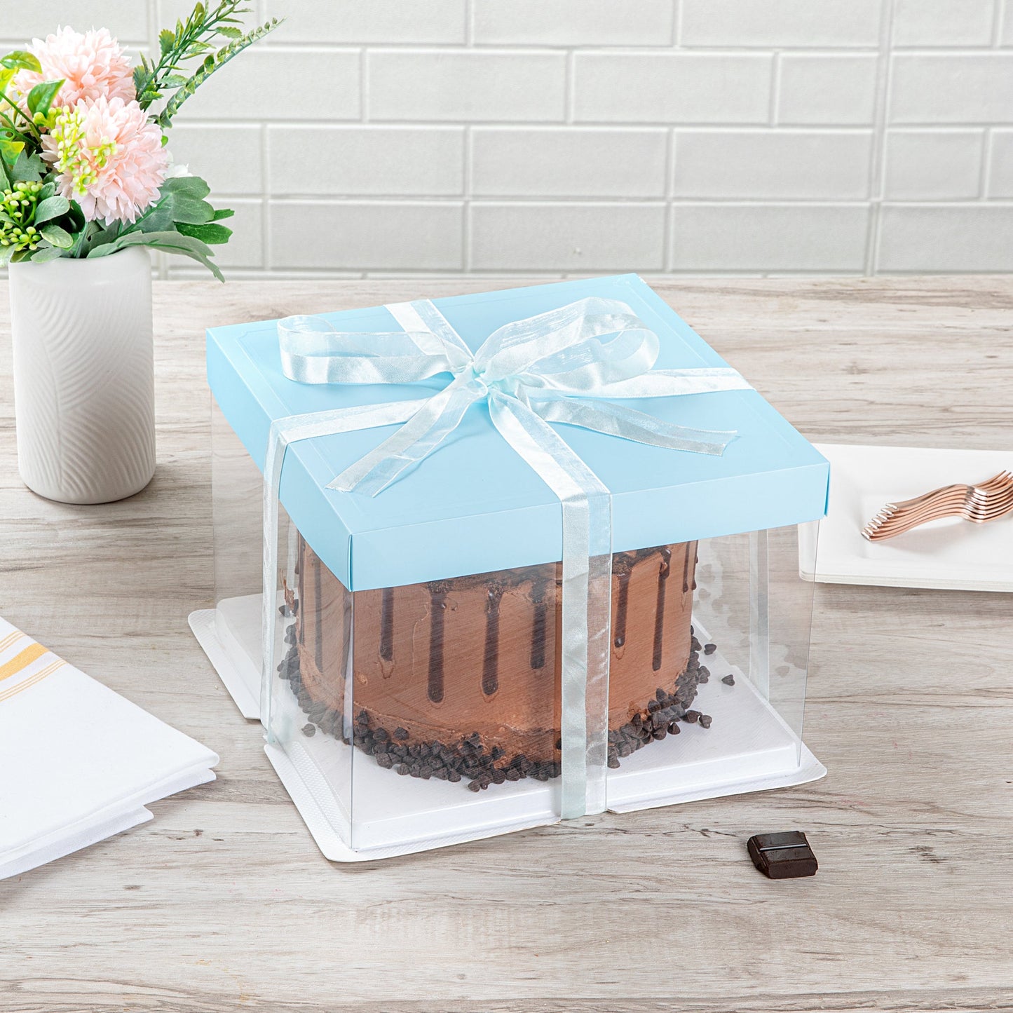 Sweet Vision Square Clear Plastic Cake Box - Blue Lid and White Base, Blue Ribbon - 8 1/2" x 8 1/2" x 6 3/4" - 10 count box