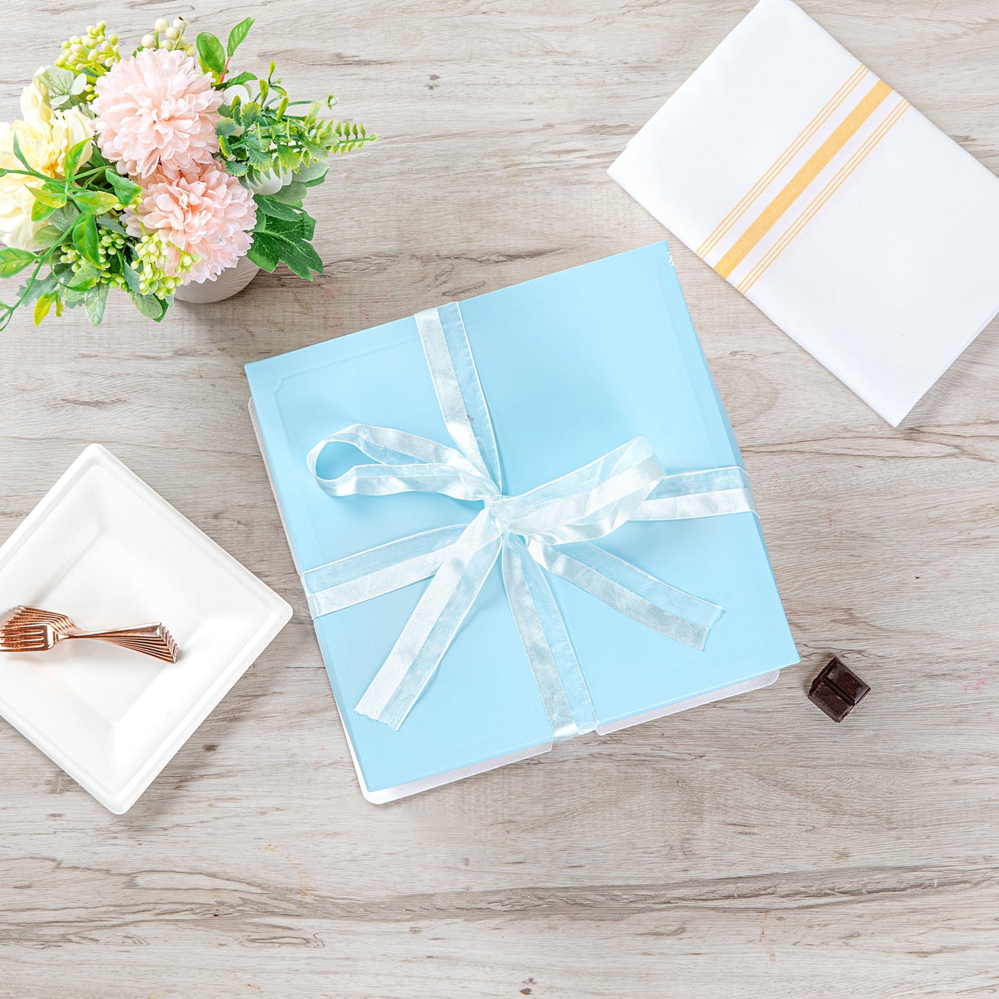 Sweet Vision Square Clear Plastic Cake Box - Blue Lid and White Base, Blue Ribbon - 8 1/2" x 8 1/2" x 6 3/4" - 10 count box