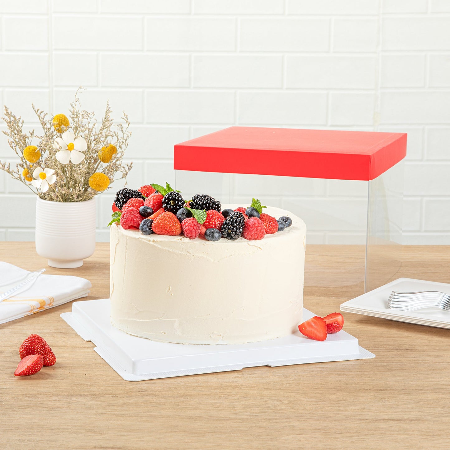 Sweet Vision Square Clear Plastic Cake Box - Red Lid and White Base, Red Ribbon - 8 1/2" x 8 1/2" x 6 3/4" - 10 count box
