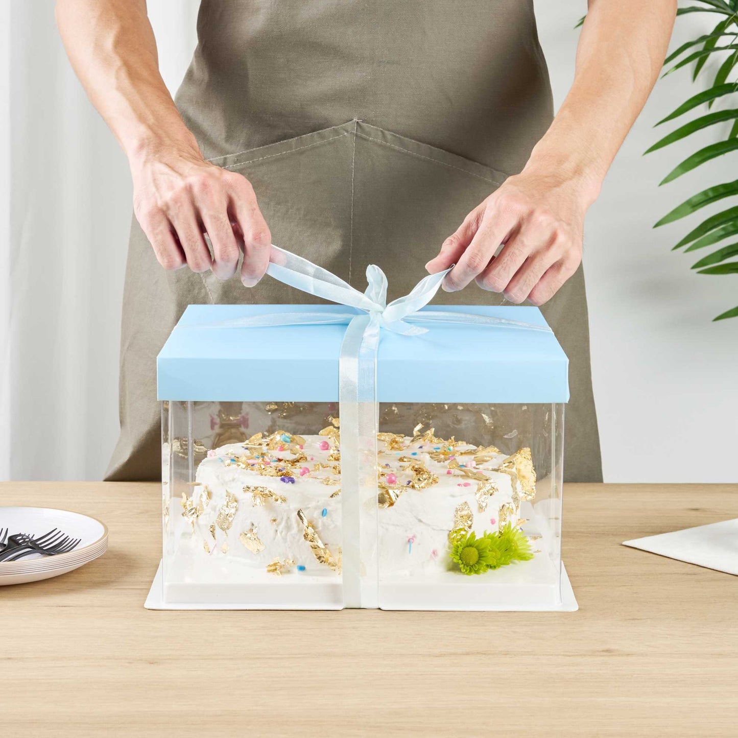 Sweet Vision Square Clear Plastic Cake Box - Blue Lid and White Base, Blue Ribbon - 10" x 10" x 8 1/4" - 10 count box