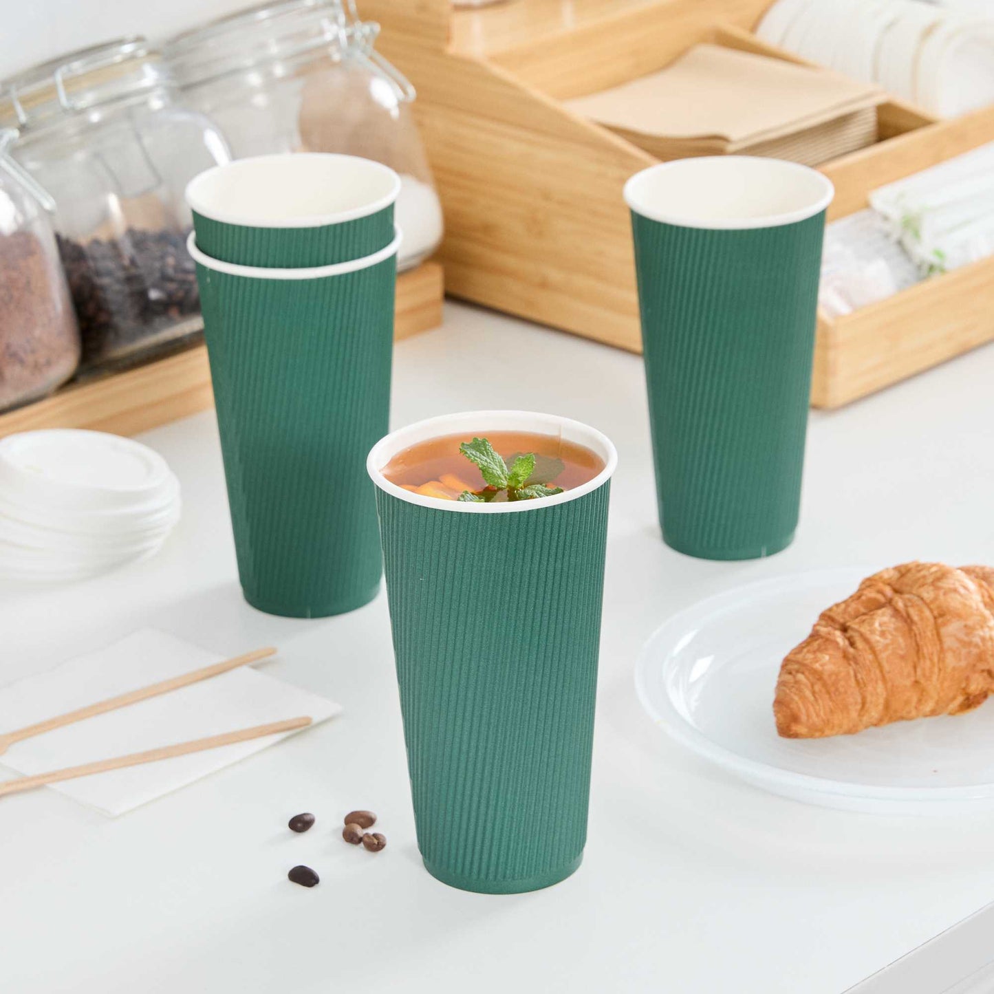 Restpresso 20 oz Forest Green Paper Coffee Cup - Ripple Wall - 3 1/2" x 3 1/2" x 6 1/4" - 250 count box