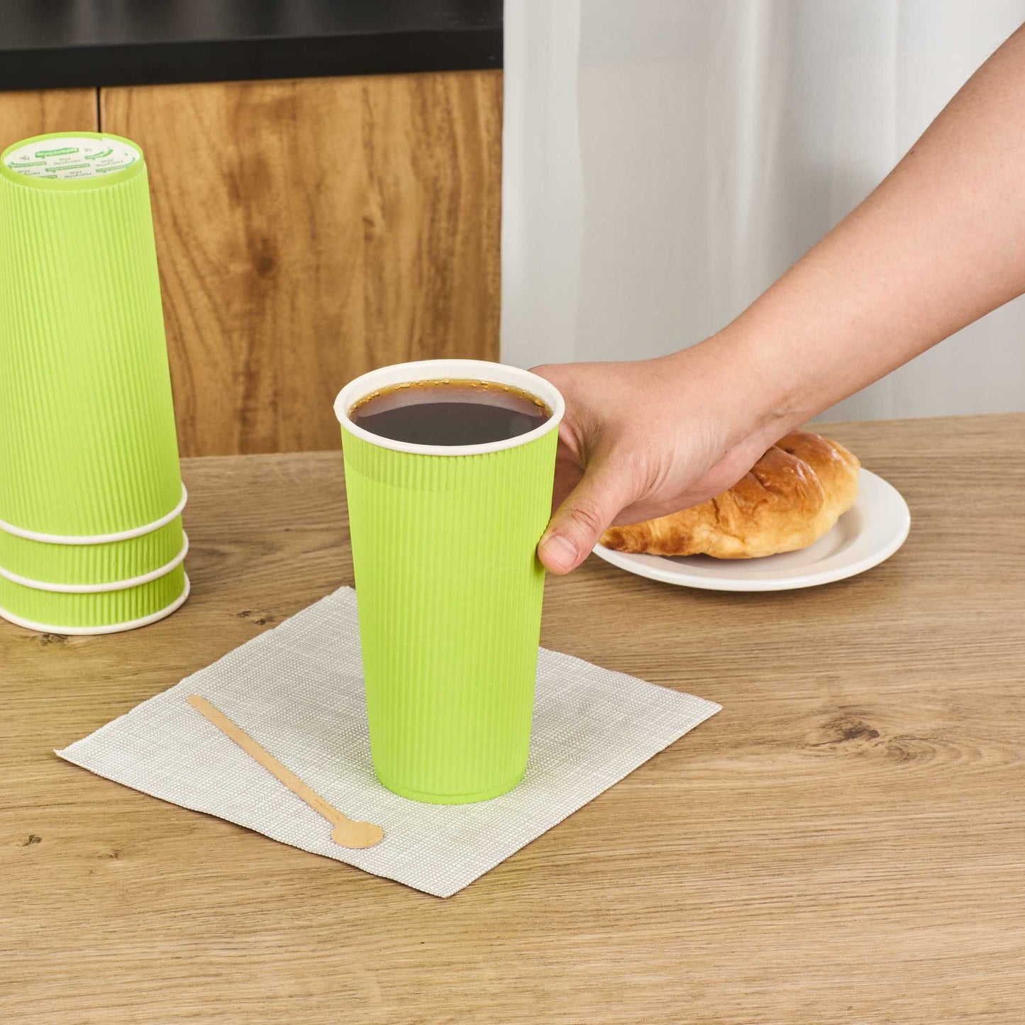 Restpresso 20 oz Eco Green Paper Coffee Cup - Ripple Wall - 3 1/2" x 3 1/2" x 6 1/4" - 10 count box