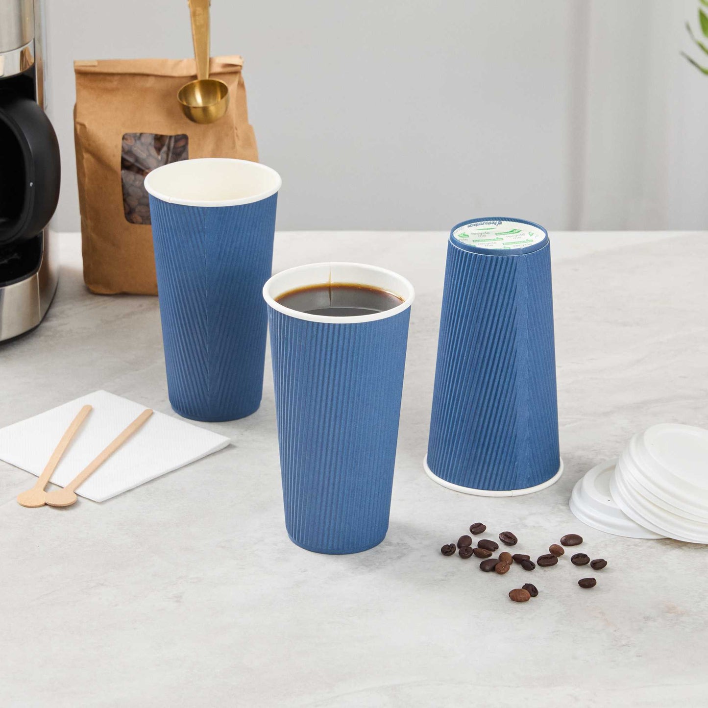 Restpresso 20 oz Midnight Blue Paper Coffee Cup - Ripple Wall - 3 1/2" x 3 1/2" x 6 1/4" - 10 count box
