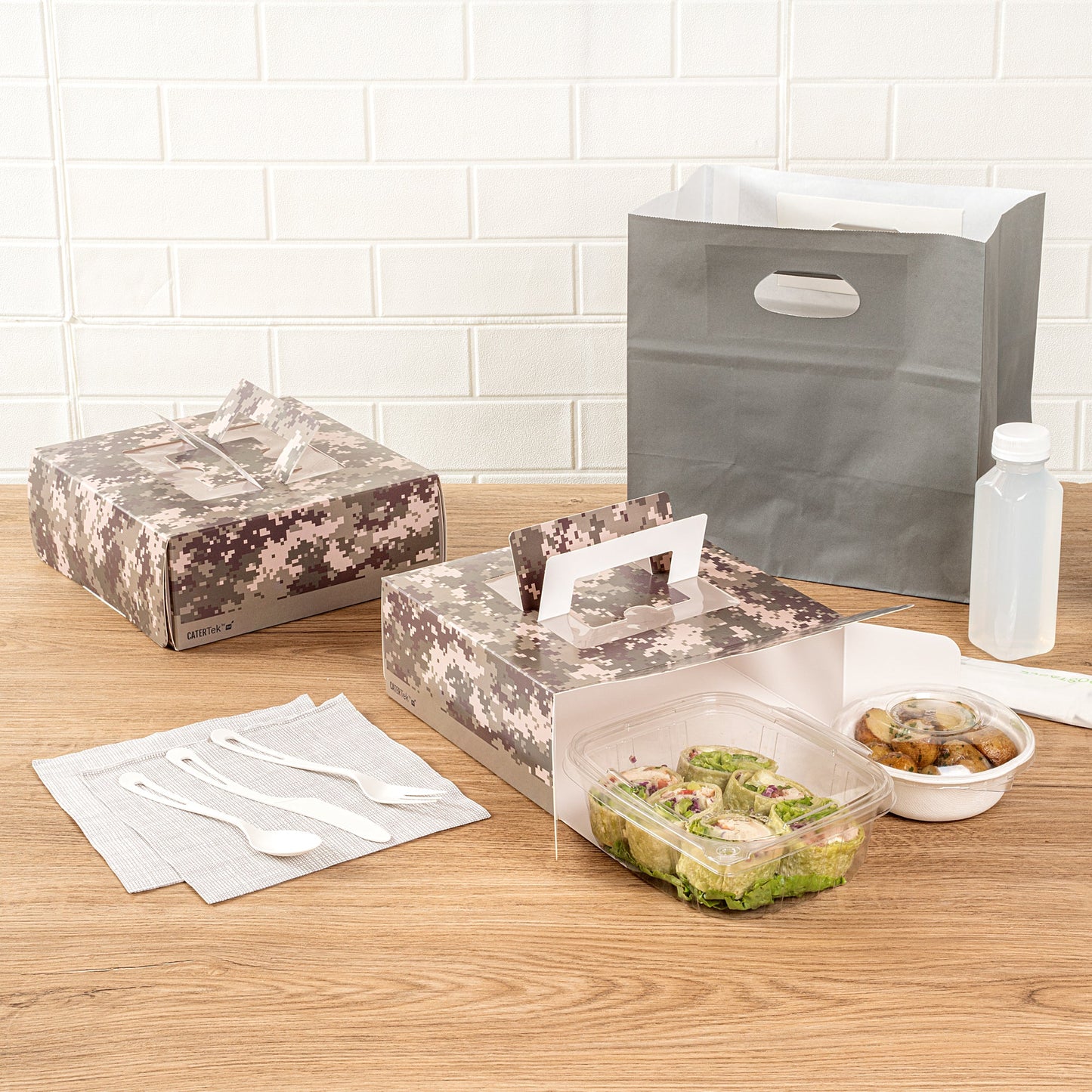 Cater Tek Square Camouflage Paper Cake / Take Out Container - with Pop-Up Handle, Window - 9" x 9" x 3 1/2" - 50 count box