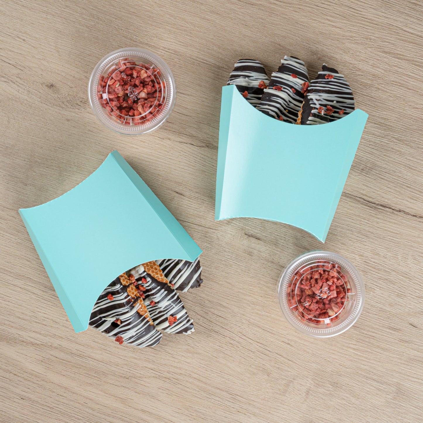 Bio Tek 3 oz Turquoise Paper Fry Cup / Snack Container - 4 1/2" x 3 1/4" x 3 3/4" - 100 count box