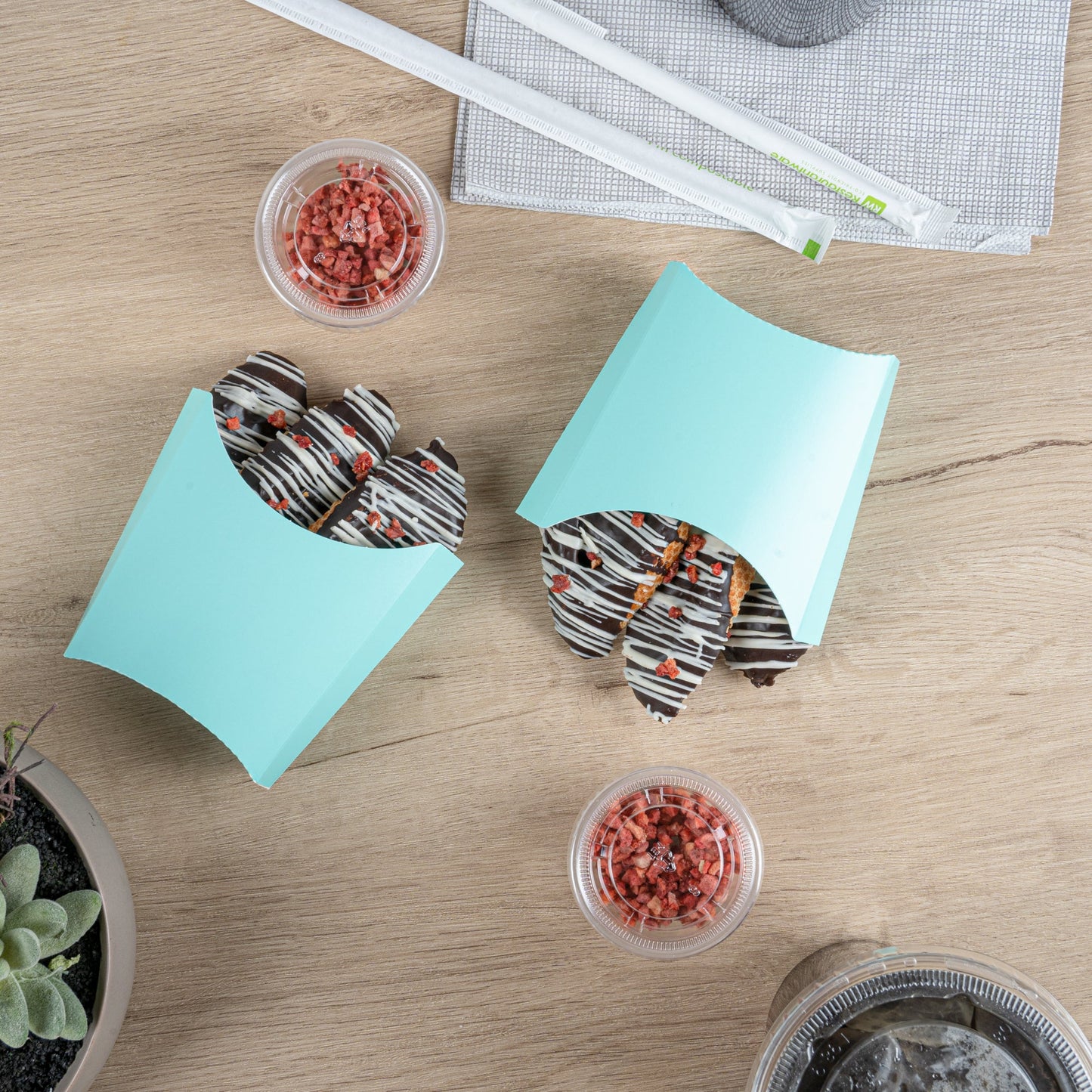Bio Tek 3 oz Turquoise Paper Fry Cup / Snack Container - 4 1/2" x 3 1/4" x 3 3/4" - 100 count box
