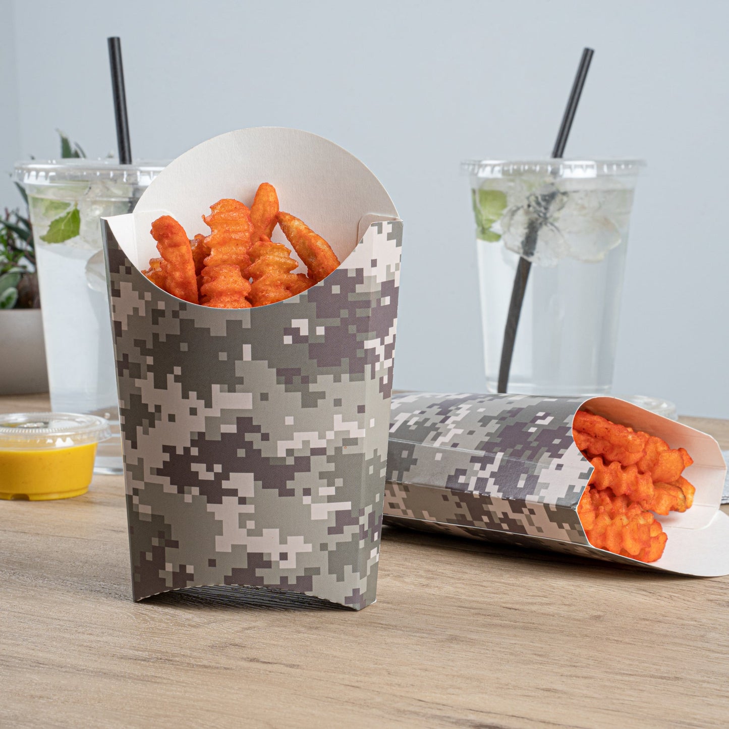 Bio Tek 4 oz Camouflage Paper Fry Cup / Snack Container - 4 3/4" x 3 1/2" x 5" - 100 count box