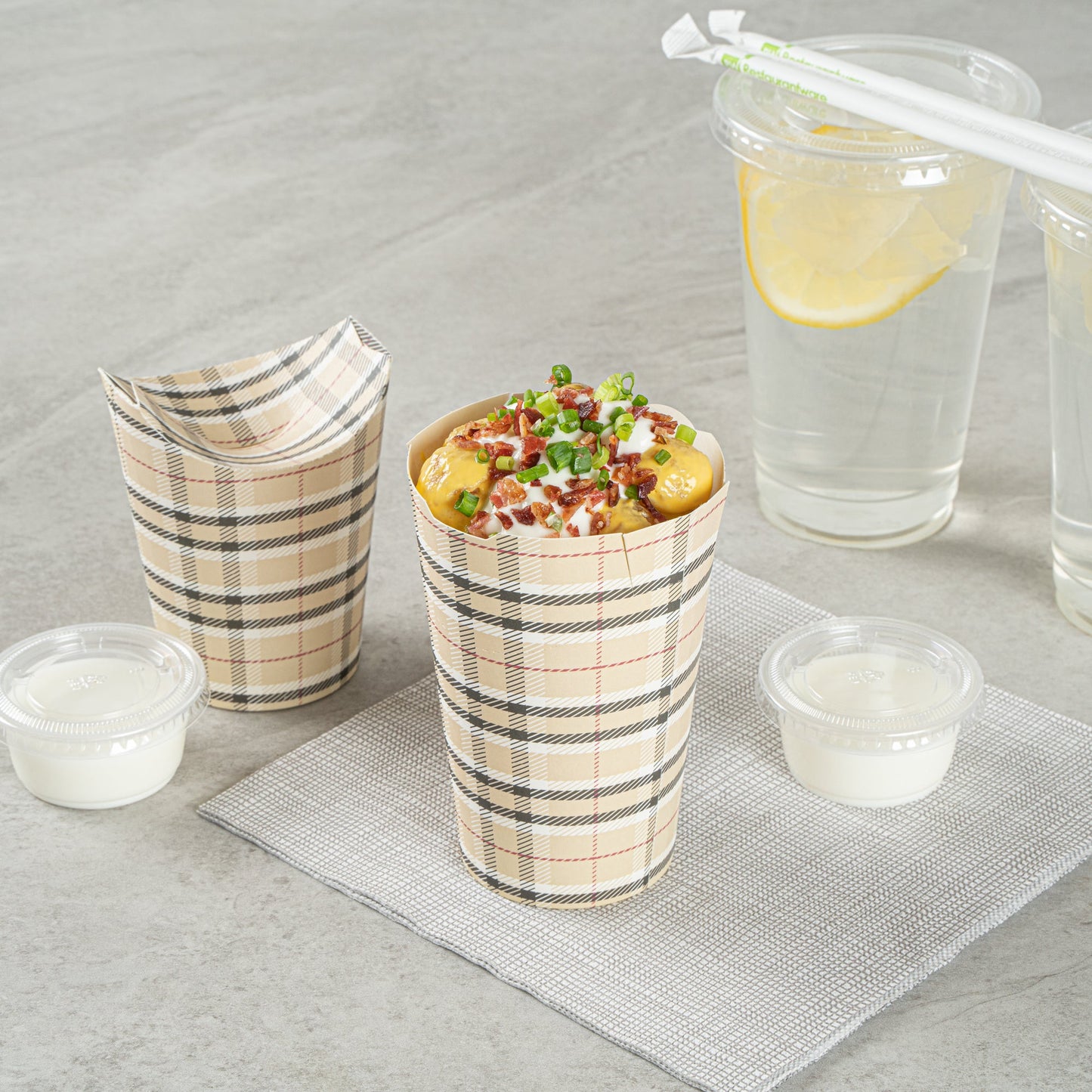 Bio Tek 16 oz Round Plaid Paper To Go Fry Cup - 3 1/4" x 3 1/4" x 4 1/4" - 100 count box