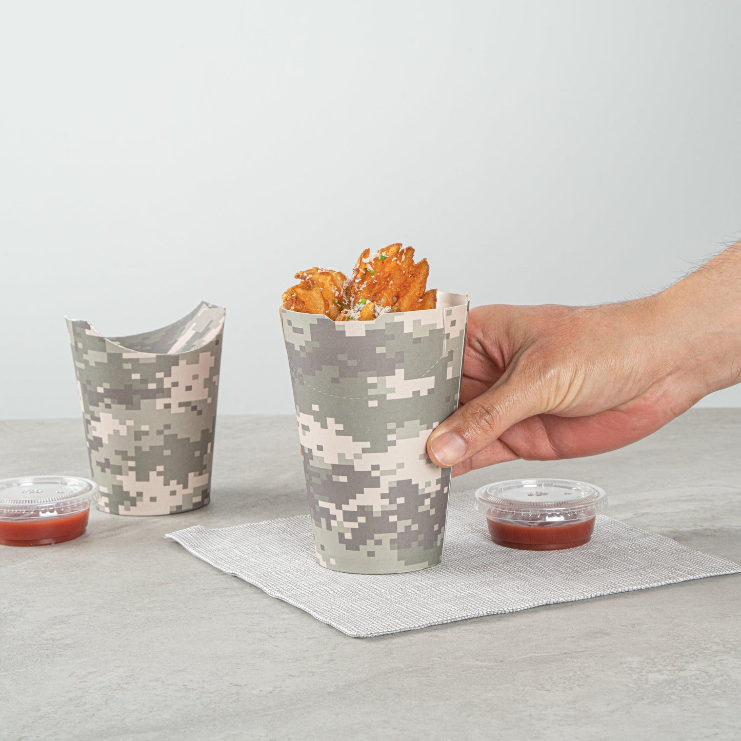 Bio Tek 16 oz Round Camouflage Paper To Go Fry Cup - 3 1/4" x 3 1/4" x 4 1/4" - 100 count box