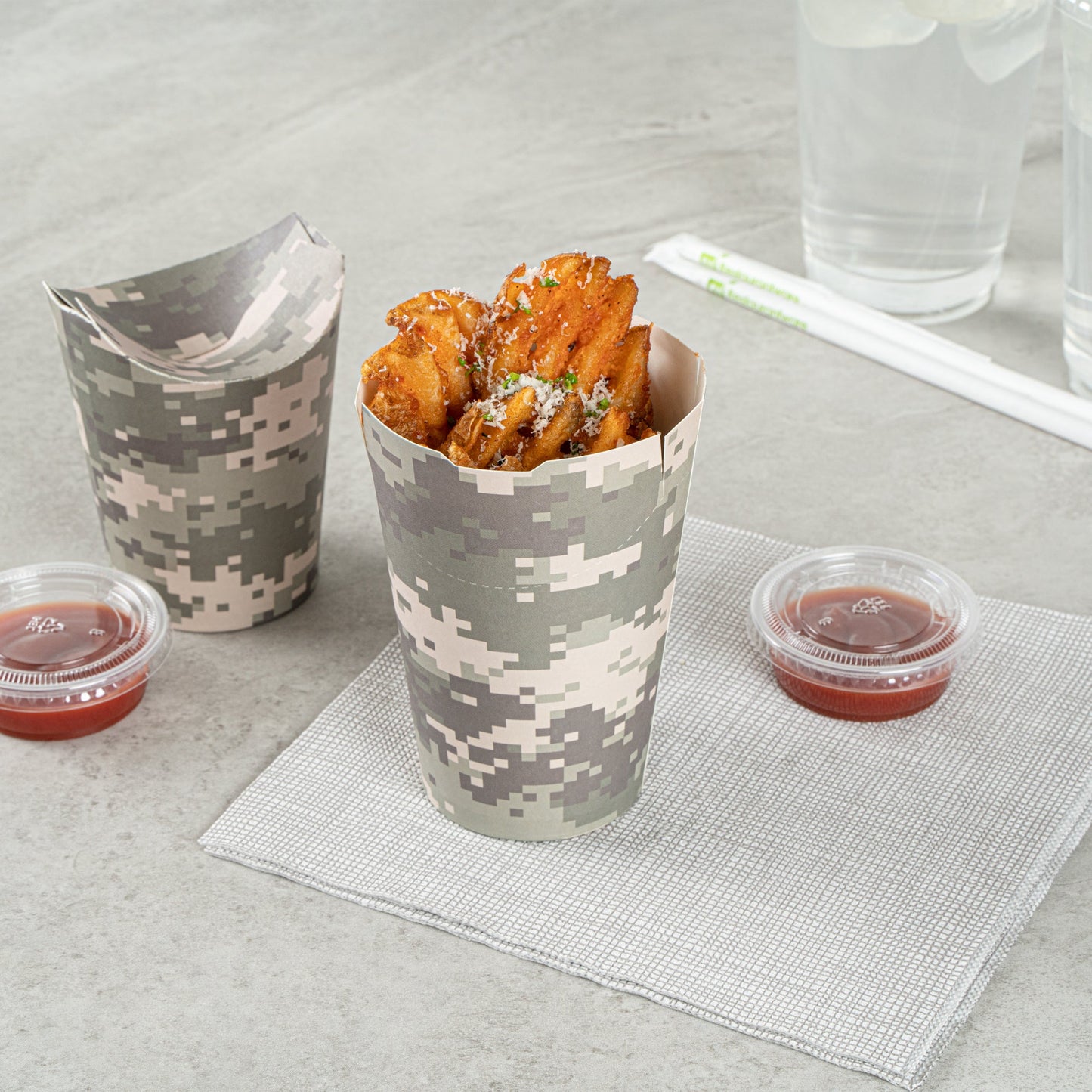 Bio Tek 16 oz Round Camouflage Paper To Go Fry Cup - 3 1/4" x 3 1/4" x 4 1/4" - 100 count box