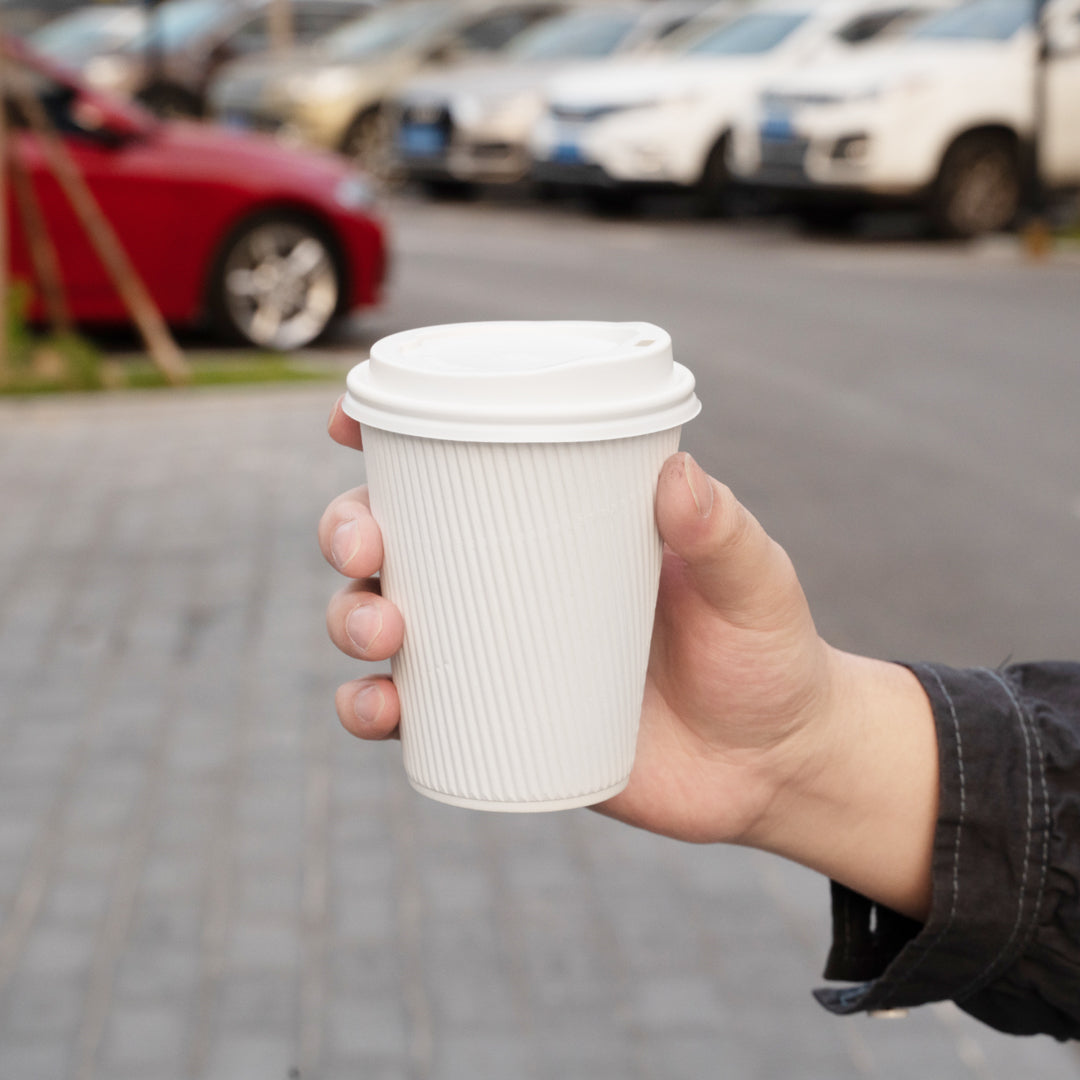 Restpresso 12 oz White Paper Ripple Wall Coffee Cup - with White Lid - 3 1/2" x 3 1/2" x 5" - 20 count box
