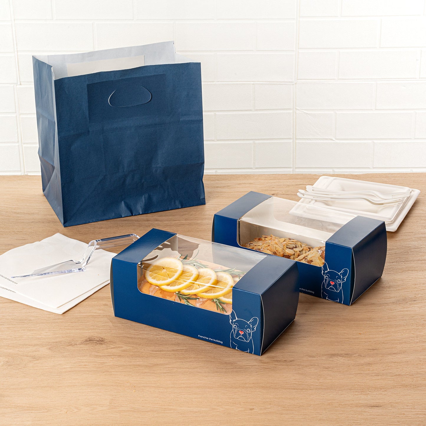 Pastry Tek Frenchie Paper Pastry / Cake Box - with Window - 9 3/4" x 4 3/4" x 4" - 100 count box