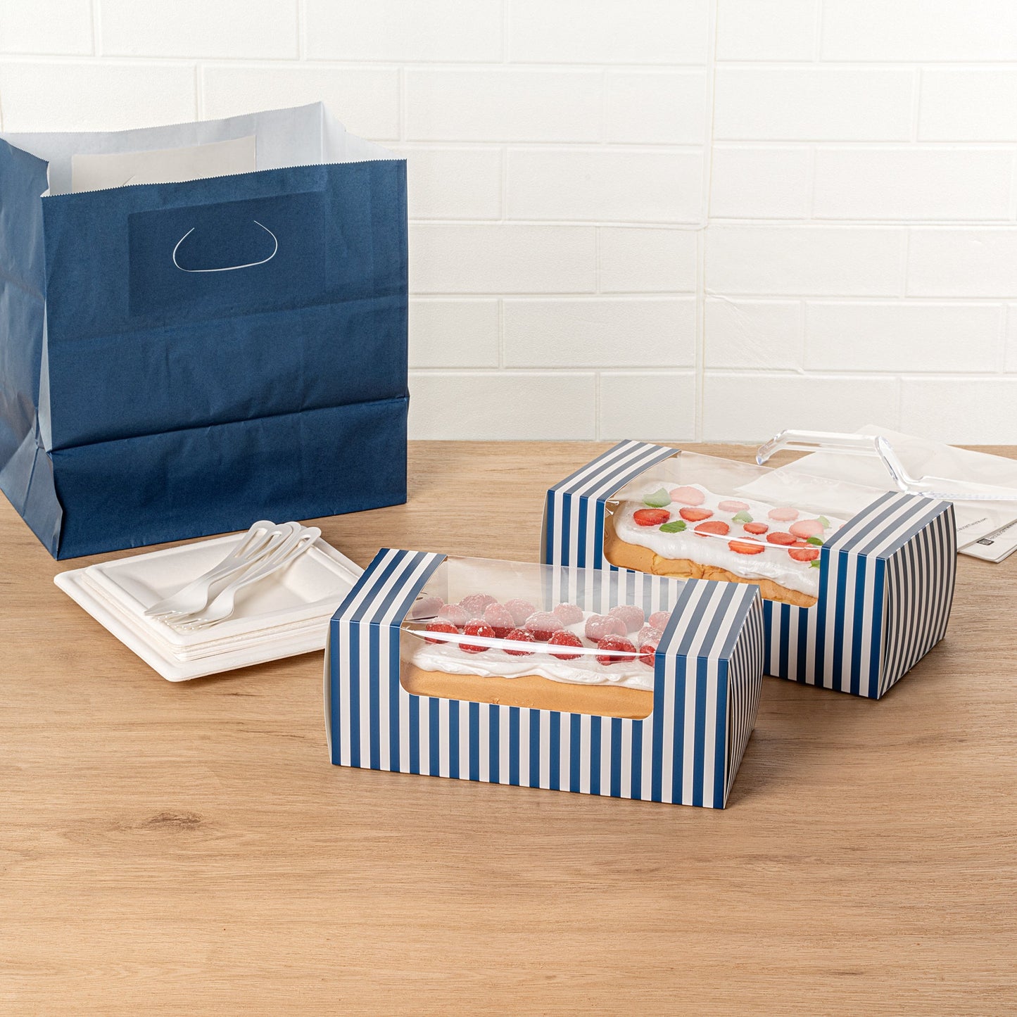 Pastry Tek Blue and White Stripe Paper Pastry / Cake Box - with Window - 9 3/4" x 4 3/4" x 4" - 100 count box
