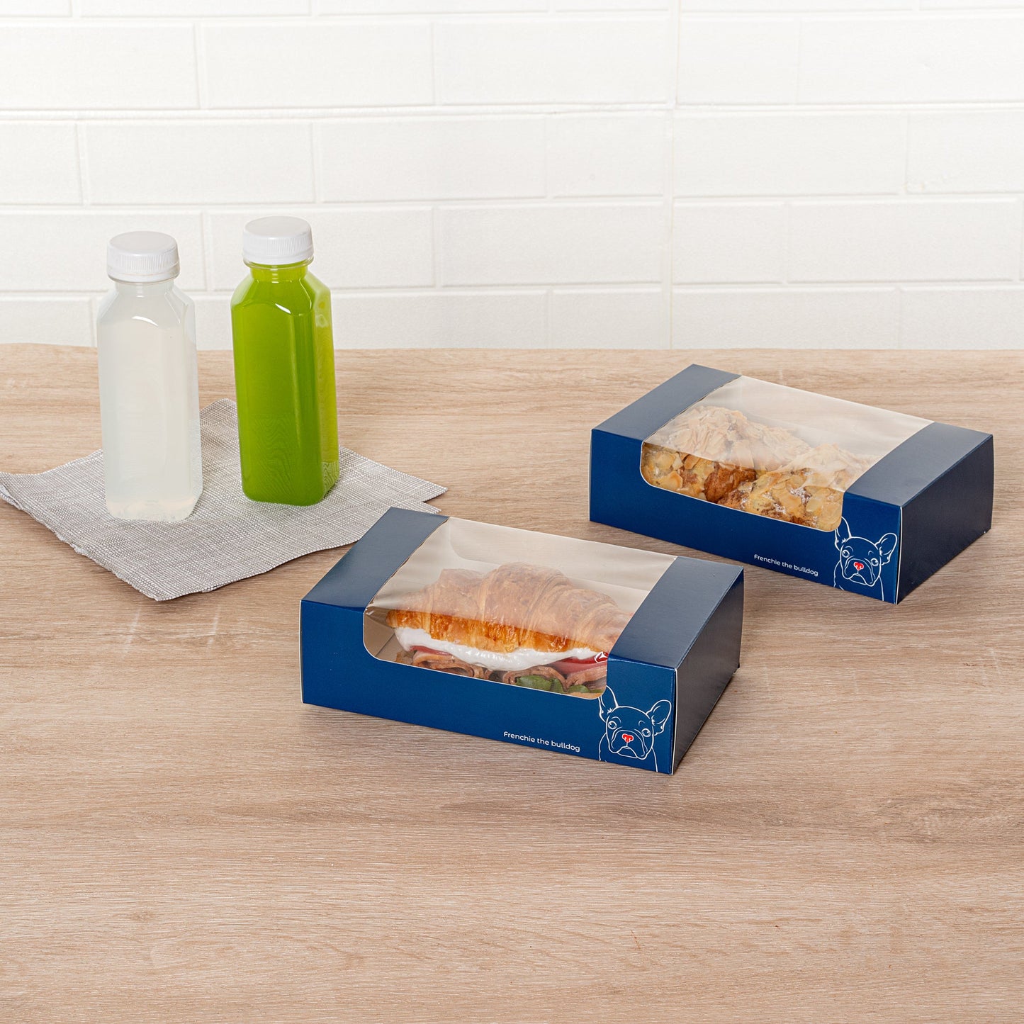 Pastry Tek Frenchie Paper Pastry / Cake Box - with Window - 7 3/4" x 4 3/4" x 2 1/4" - 100 count box