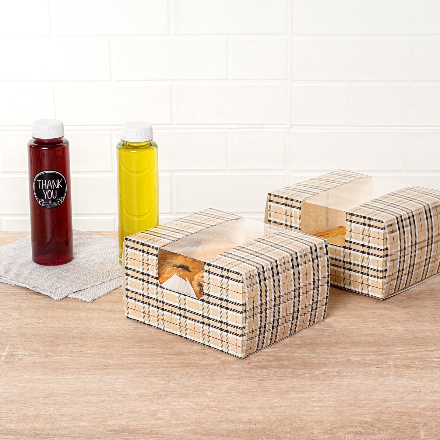 Pastry Tek Plaid Paper Pastry / Cake Box - with Window - 7" x 6" x 4" - 100 count box