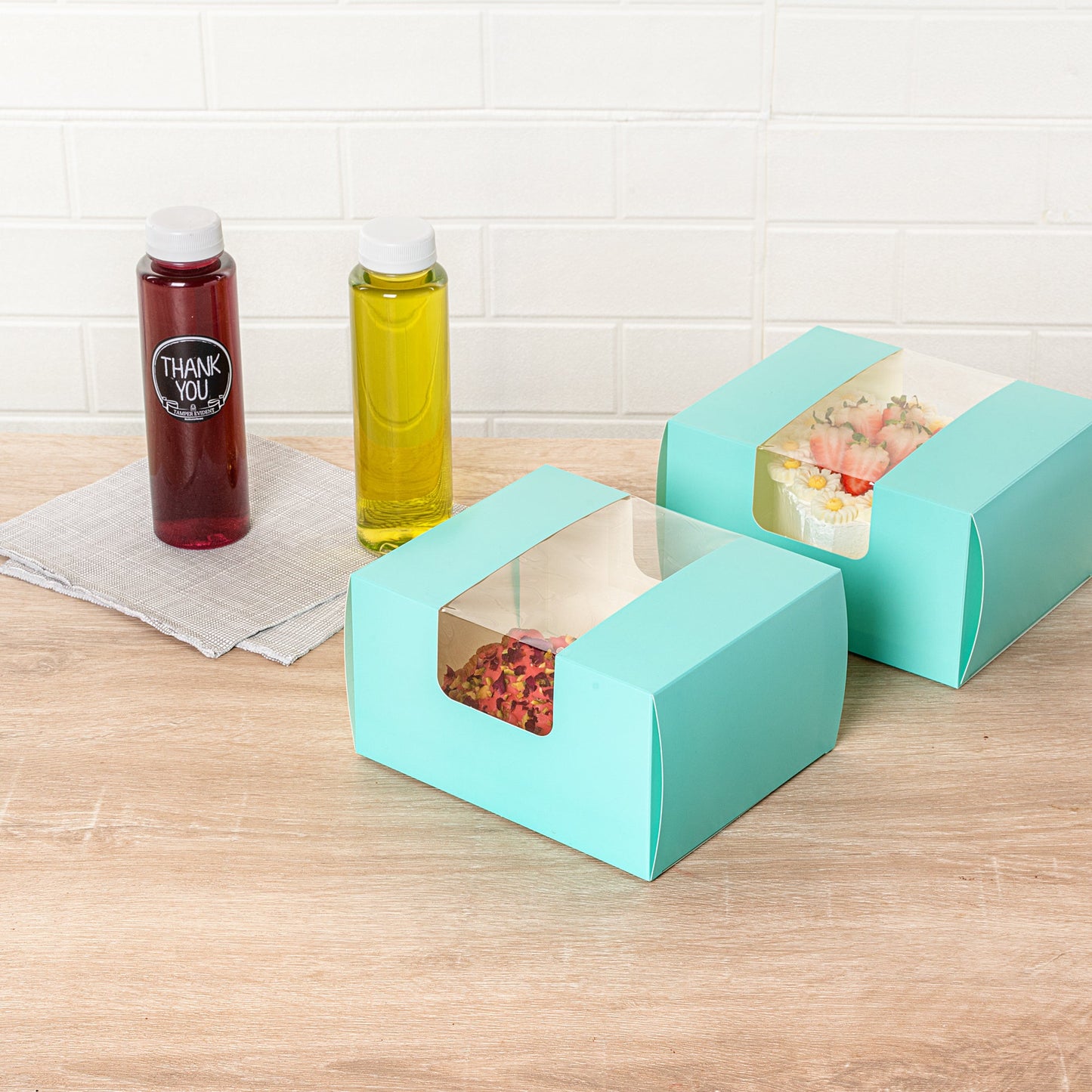 Pastry Tek Turquoise Paper Pastry / Cake Box - with Window - 7" x 6" x 4" - 100 count box