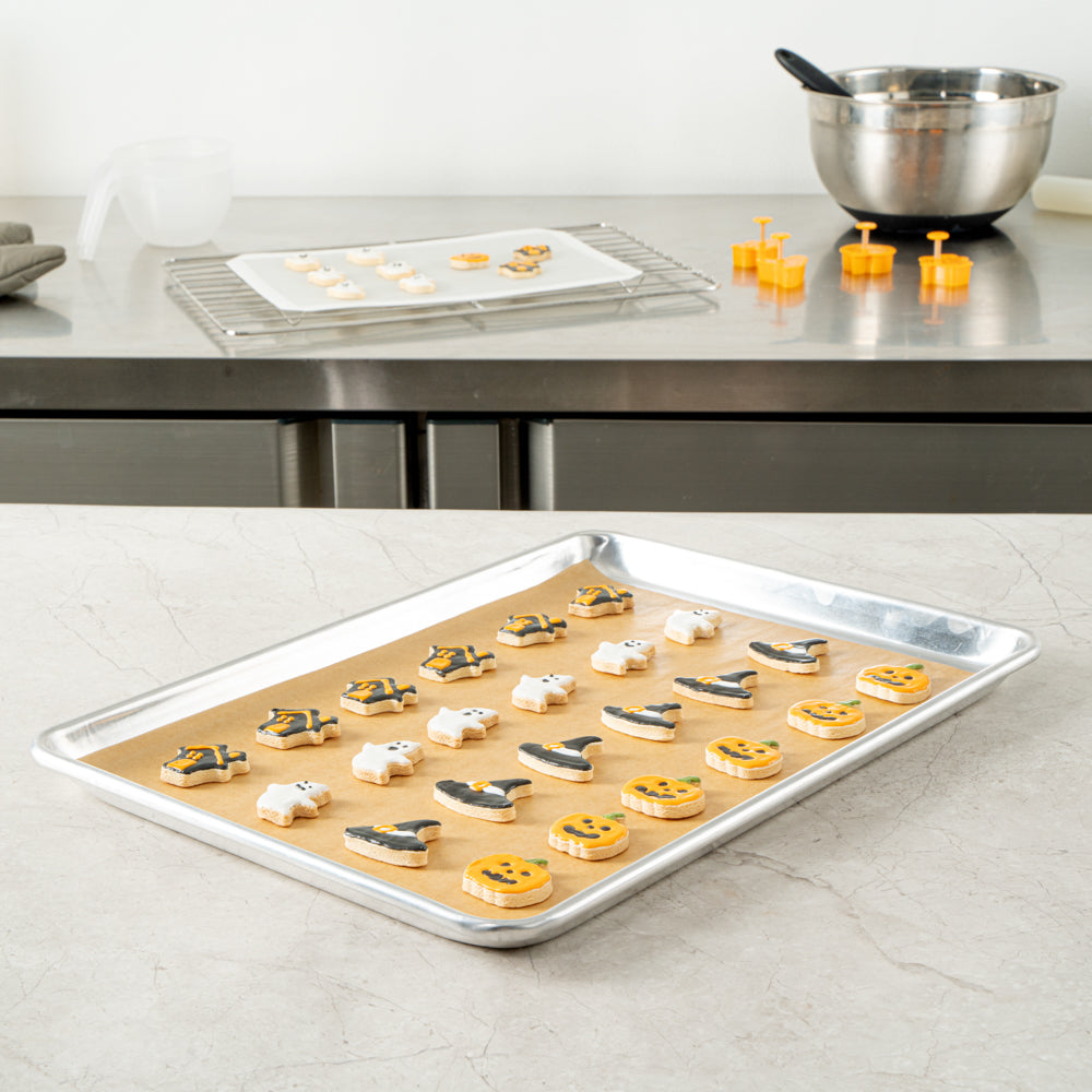 Pastry Tek Unbleached Parchment Paper Half Size Sheet Pan Liner - Silicone Coated - 12" x 16" - 200 count box