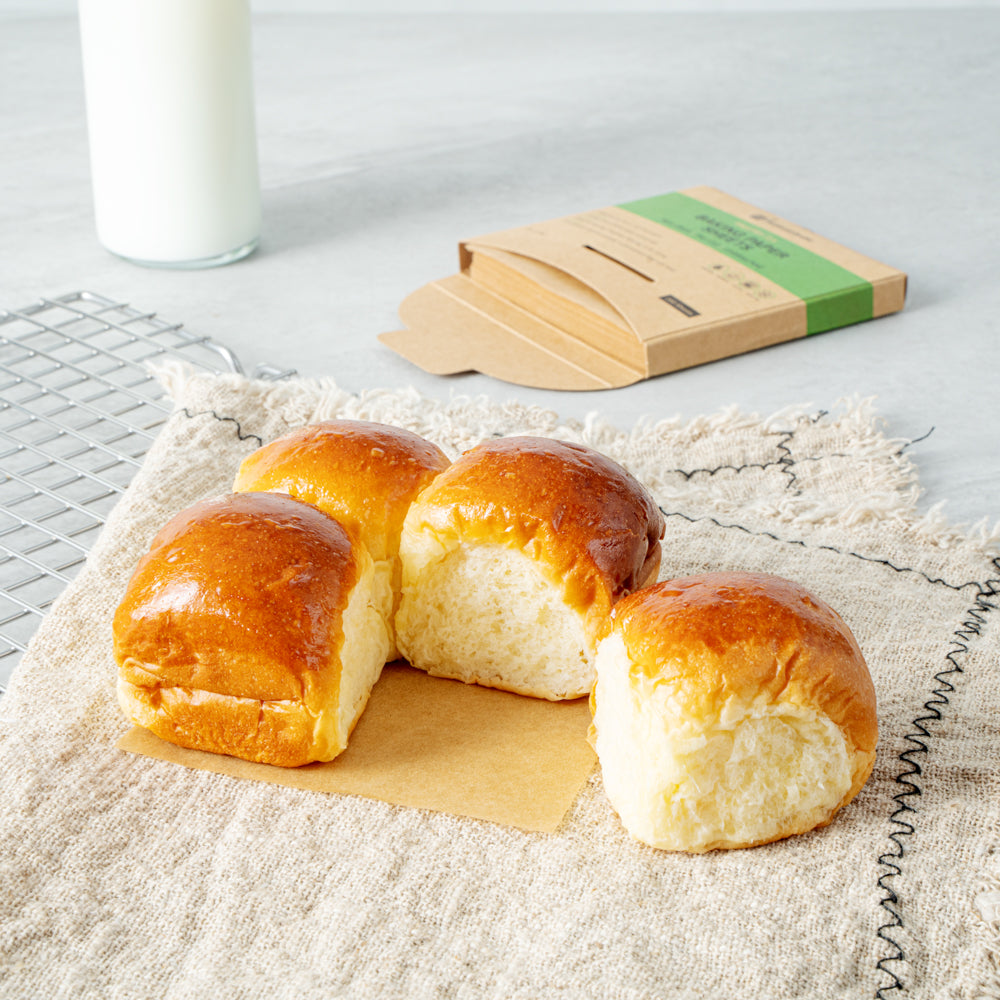 Pastry Tek Unbleached Parchment Paper Baking Sheet - Precut, Silicone Coated - 4" x 4" - 1000 count box