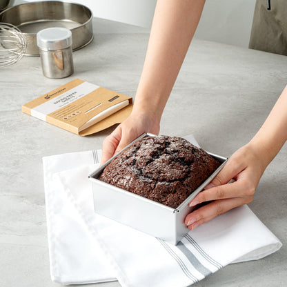 Pastry Tek White Parchment Paper Baking Sheet - Precut, Silicone Coated, Compostable - 5" x 5" - 1000 count box