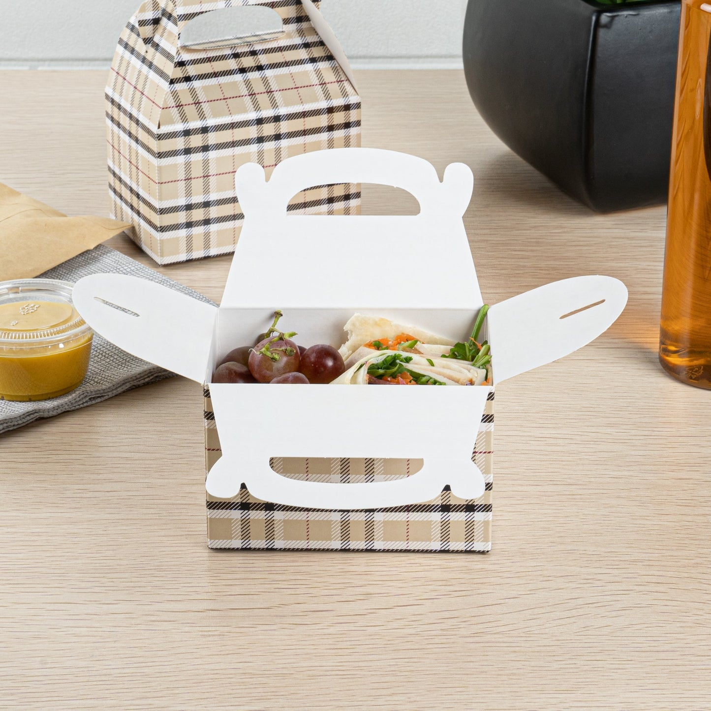 Bio Tek Plaid Paper Gable Box / Take Out Container - Compostable - 4" x 2 1/2" x 2 1/2" - 100 count box