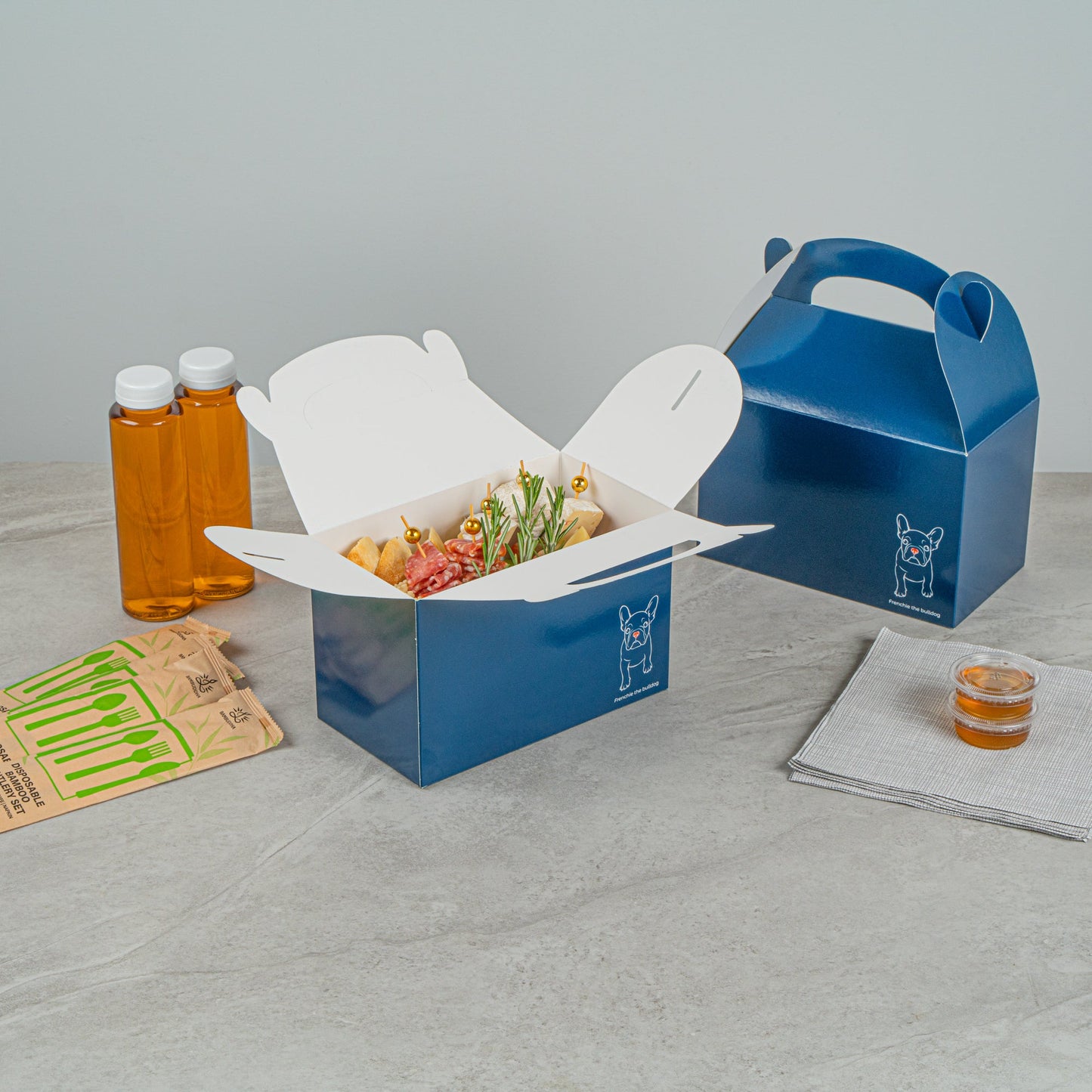 Bio Tek Frenchie Paper Gable Box / Take Out Container - Compostable - 8 1/2" x 4 3/4" x 5 1/2" - 25 count box