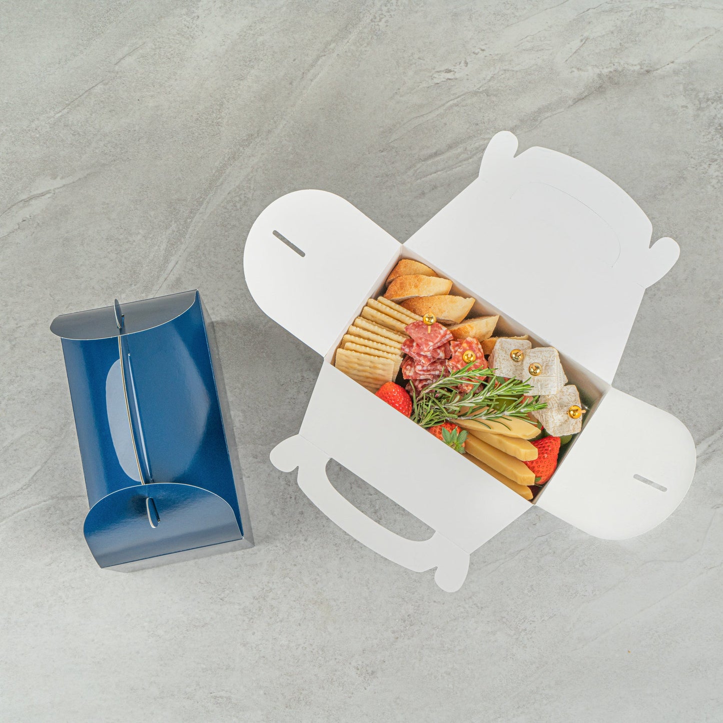 Bio Tek Frenchie Paper Gable Box / Take Out Container - Compostable - 8 1/2" x 4 3/4" x 5 1/2" - 100 count box
