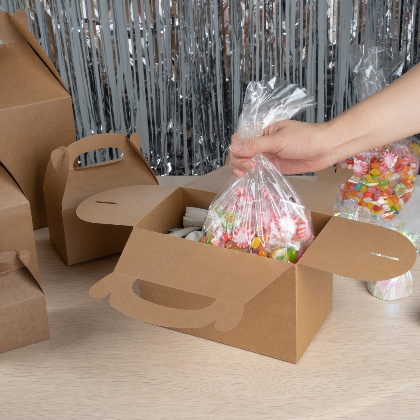 Bio Tek Kraft Paper Gable Box / Take Out Container - Greaseproof - 8 1/2" x 4 3/4" x 5 1/2" - 100 count box