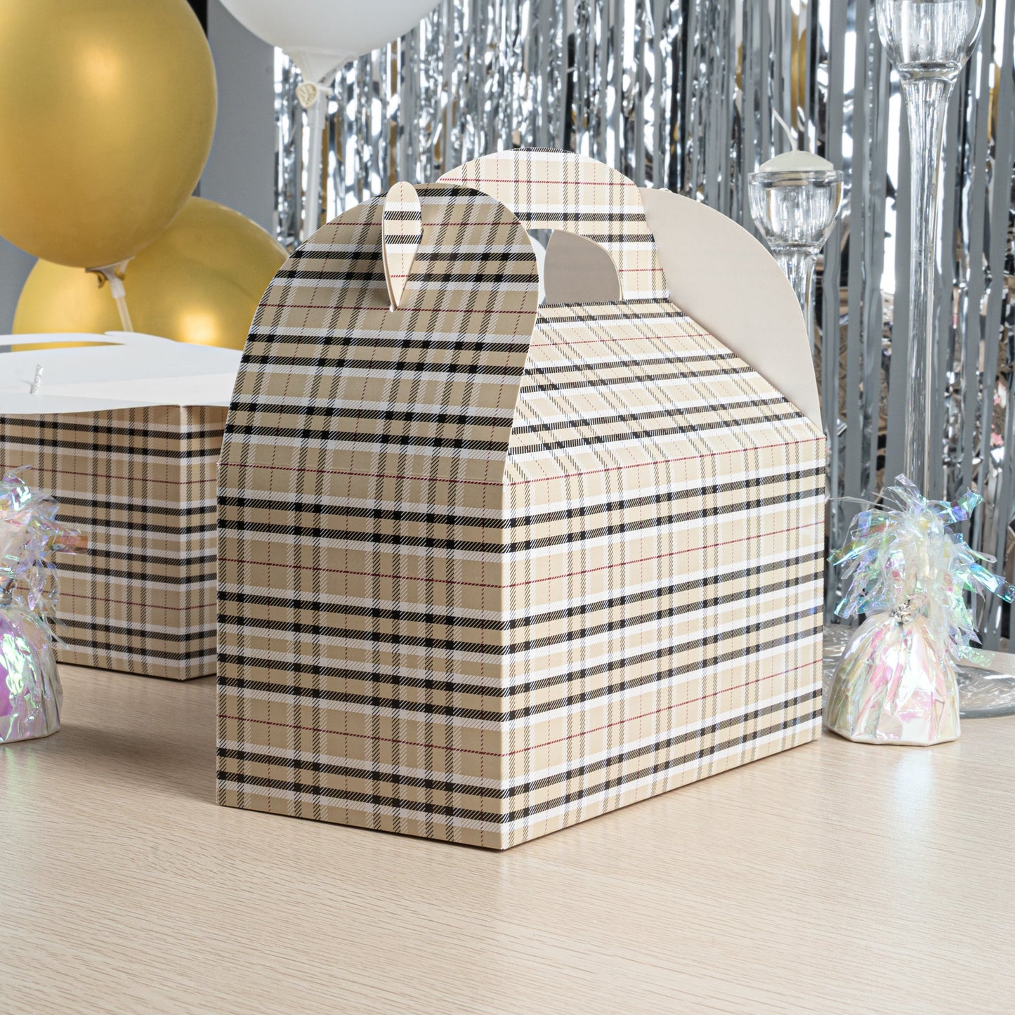 Bio Tek Plaid Paper Gable Box / Take Out Container - Compostable - 9 1/2" x 5" x 5" - 100 count box