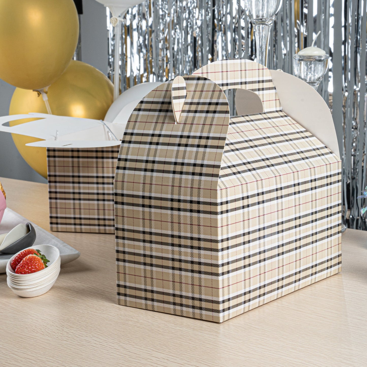 Bio Tek Plaid Paper Gable Box / Take Out Container - Compostable - 9 1/2" x 5" x 5" - 100 count box