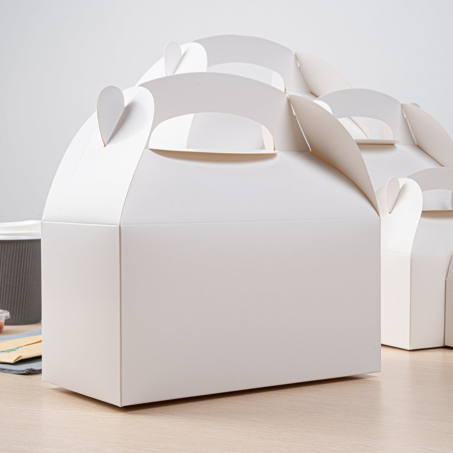 Bio Tek White Paper Gable Box / Take Out Container - Greaseproof - 9 1/2" x 5" x 5" - 25 count box
